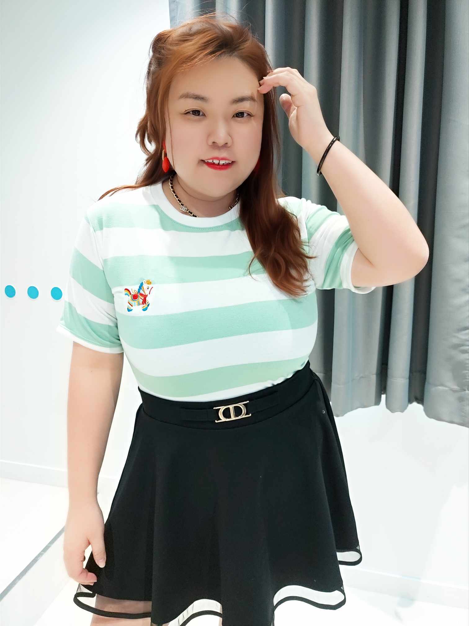 YCA09 198 刺绣马拼色条纹上衣