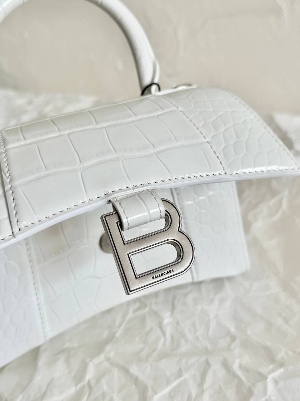 经典款🔥鳄鱼纹白银加小号XS/19cm🥚 hourglass沙漏包【正品级】 1.最新包型➕细节 2.唯一正确的圆形手柄 3.全网独家正确版官网包装 (非市场版本，礼品盒/说明说/吊牌/织带/防尘袋/礼品袋，均拿ZP开发对版⚠️) XS：19×13×8cm592833m S：23×15×10cm593546m