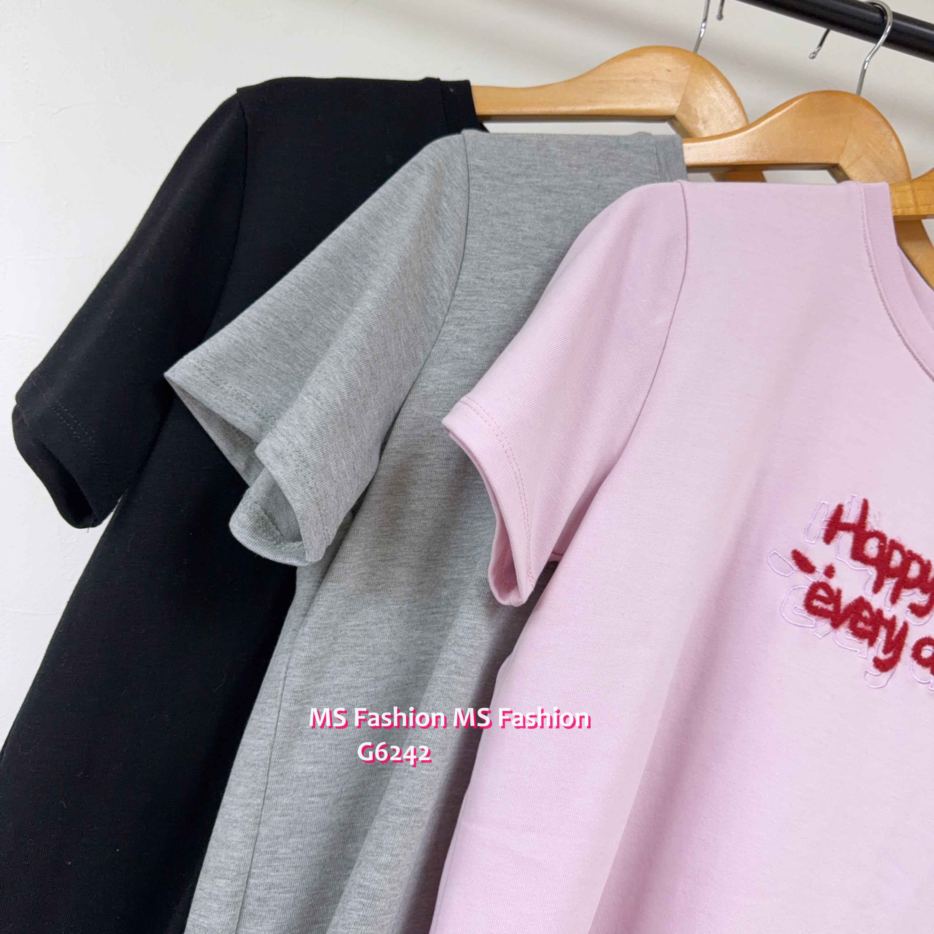 G6244 毛毛質感字母tee