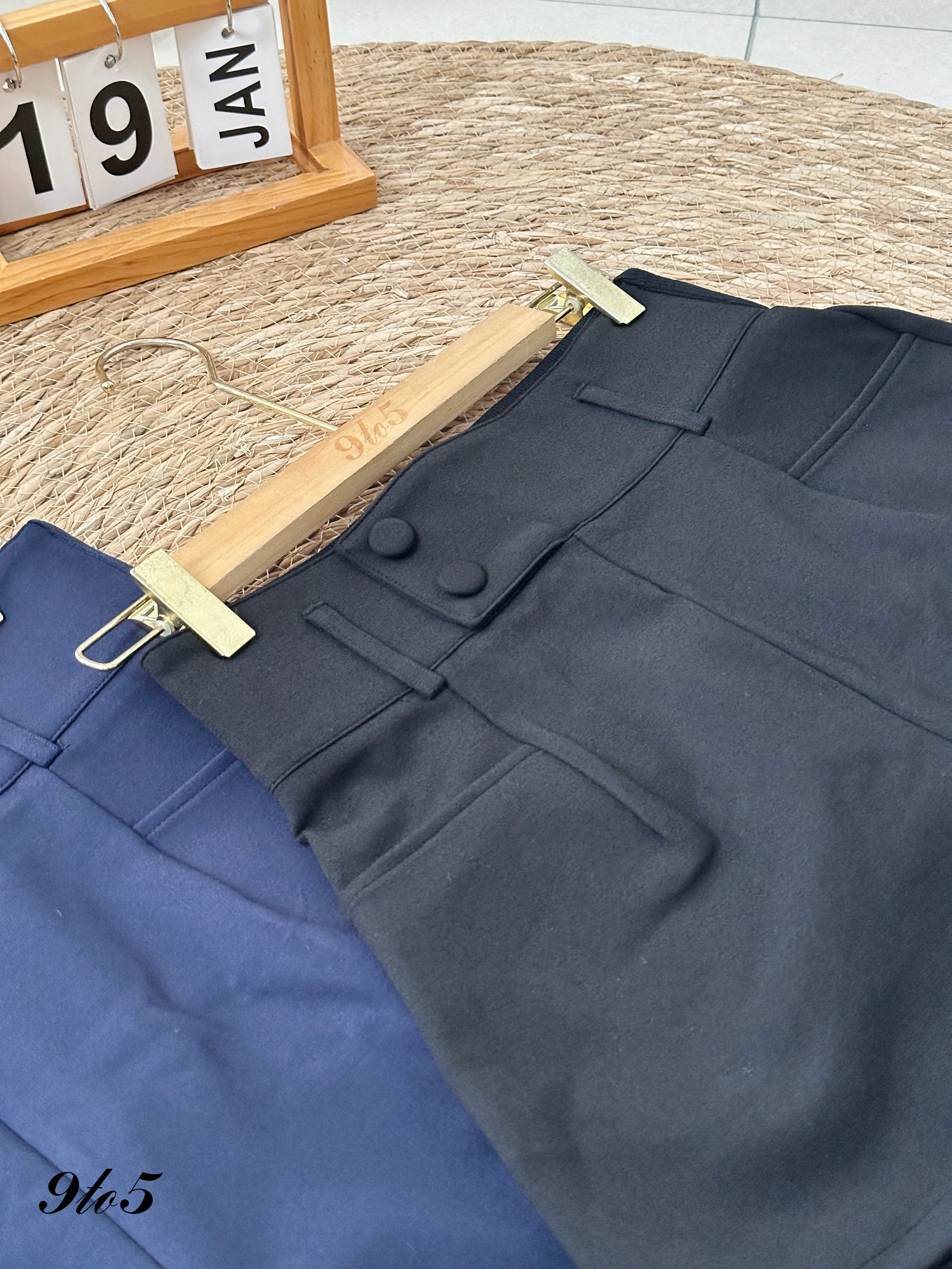 S1770 A Line Short Pants - Black & Blue