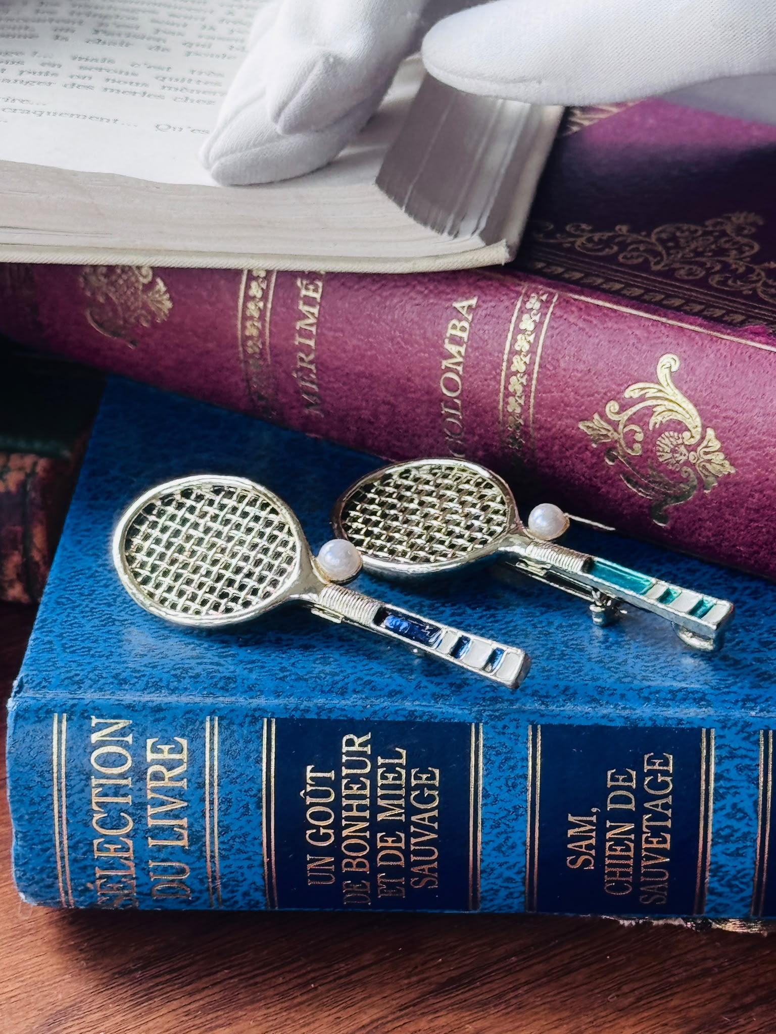 A Pair of C.a. 1970s Gerry's Tennis Racket Brooches/Pendants with Pearl Tennis Ball (MT2605)