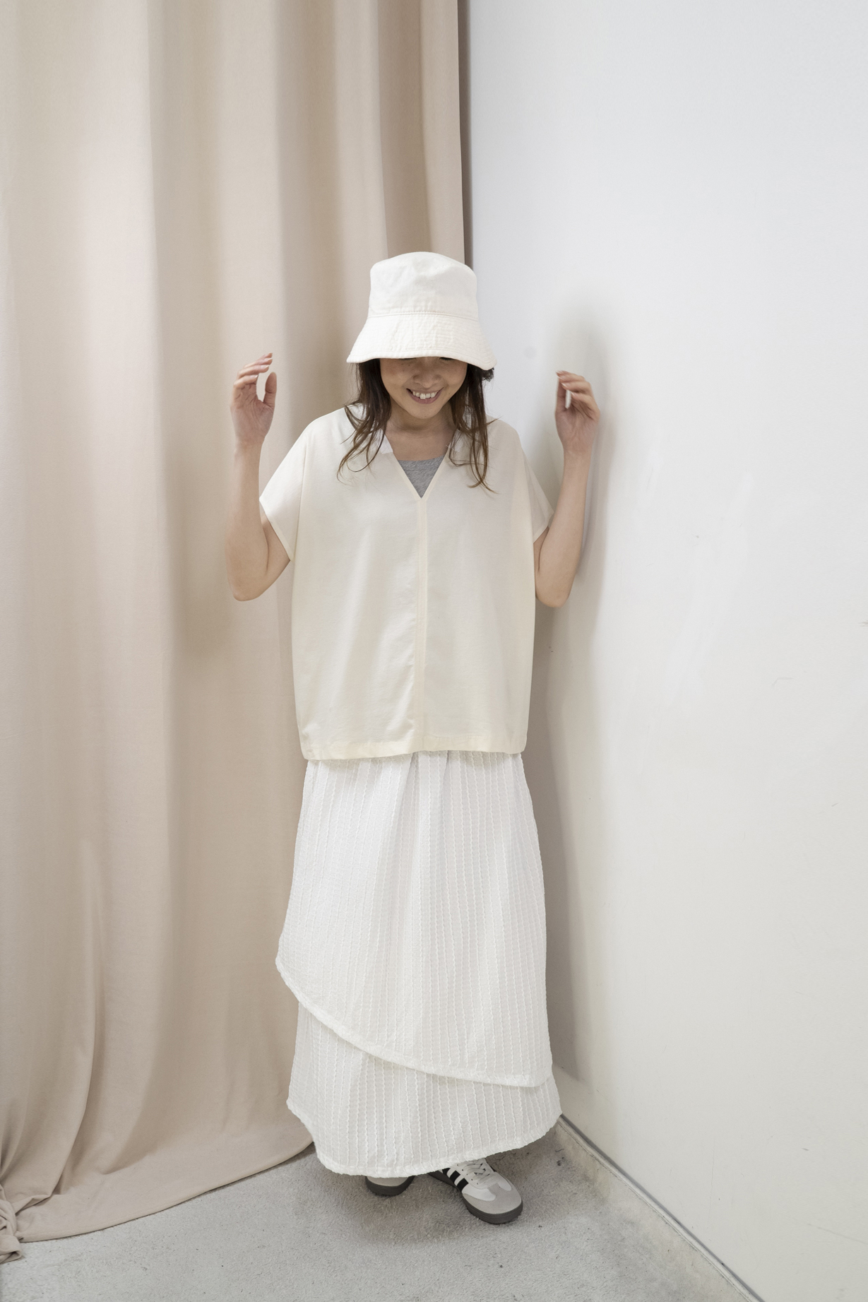 V領柔滑Top(米色）