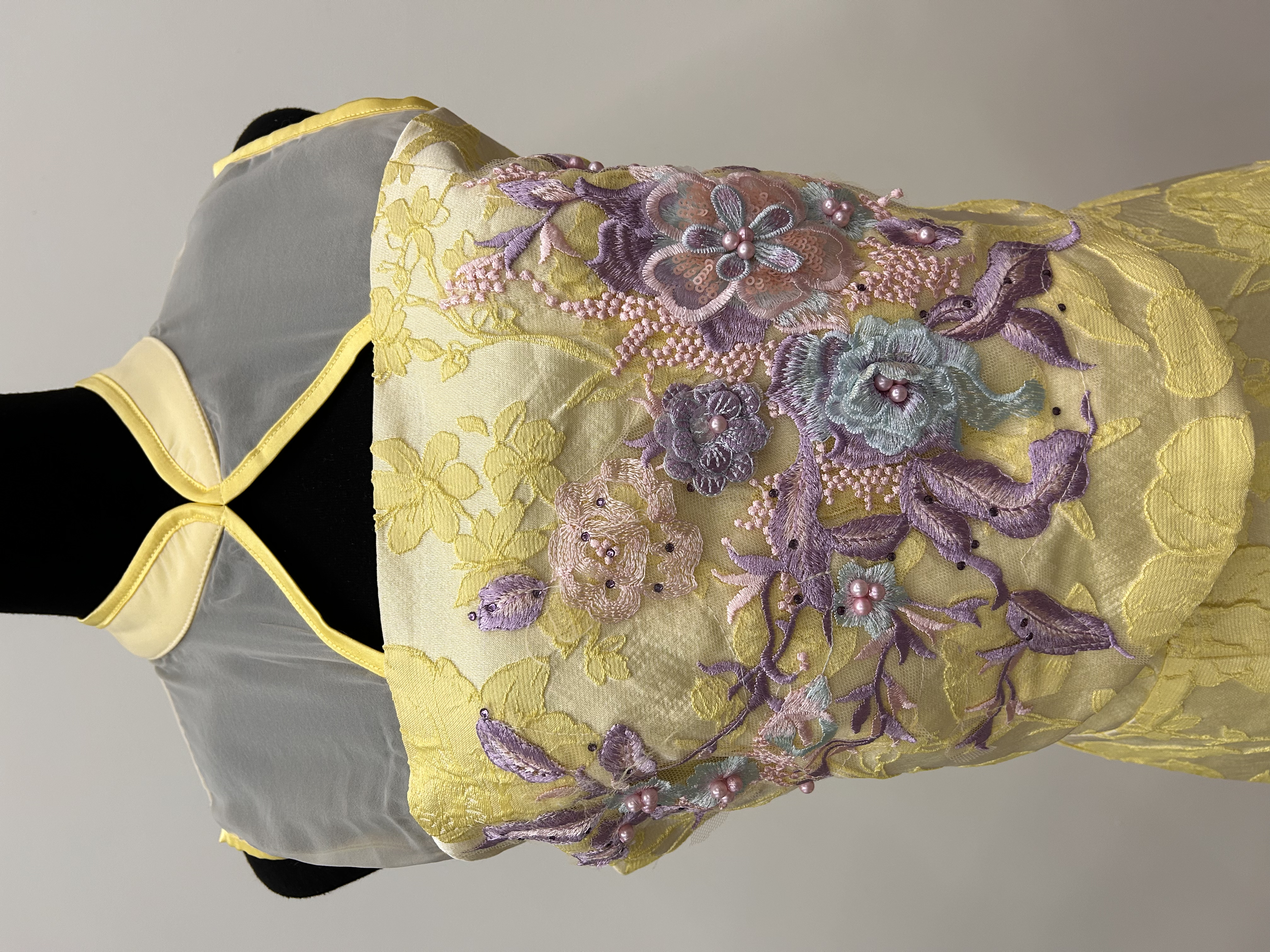 585.WB Lace Sleeveless Top + Skirt