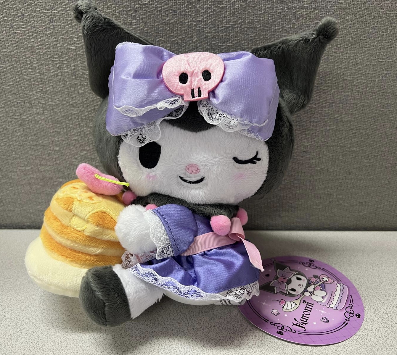 🌈 Sanrio global Kuromi 手持鬆餅公仔