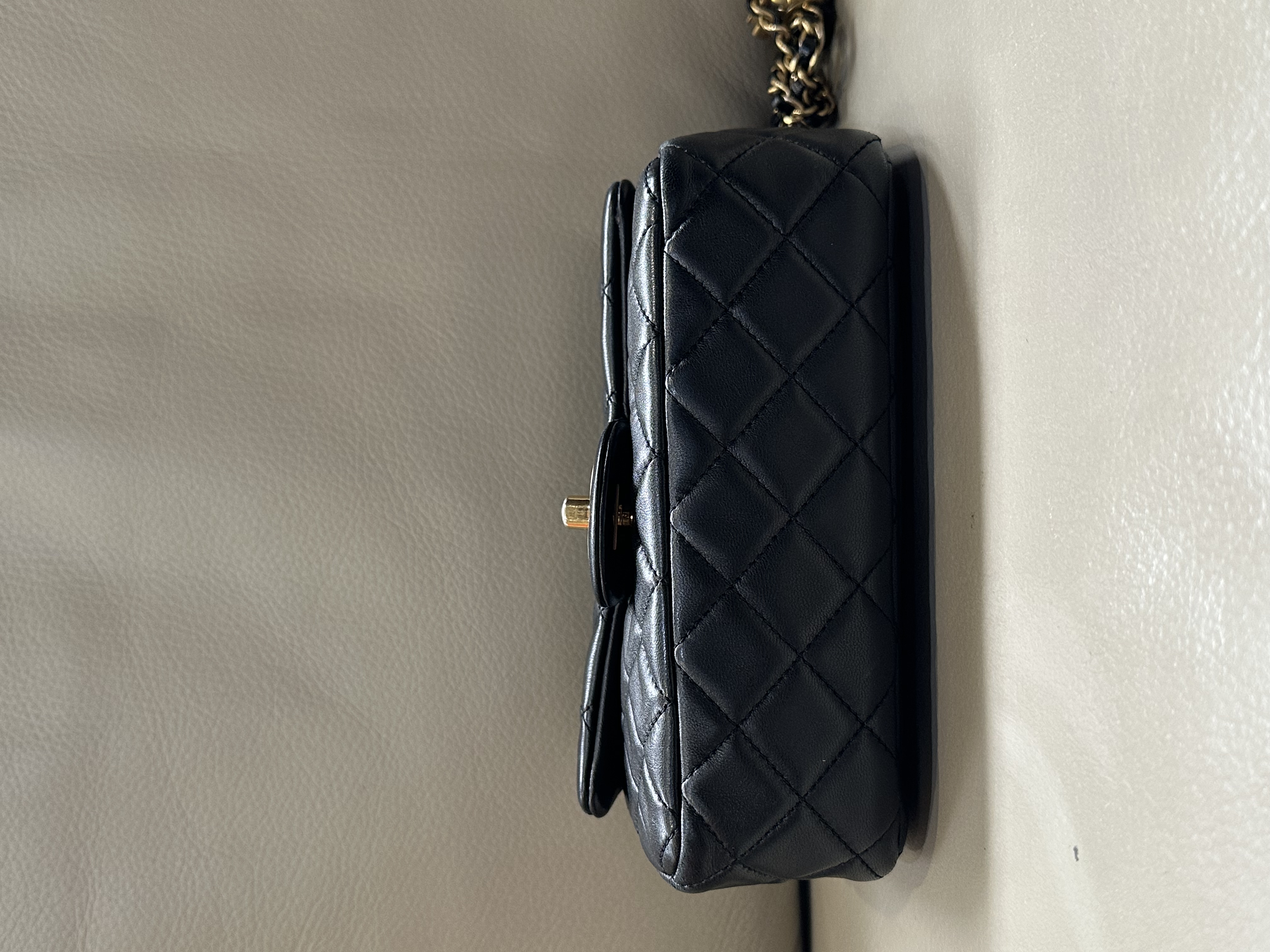 Pre-owned Chanel Mini Rectangular Pearl Crush Flap Bag / Product code :26040514