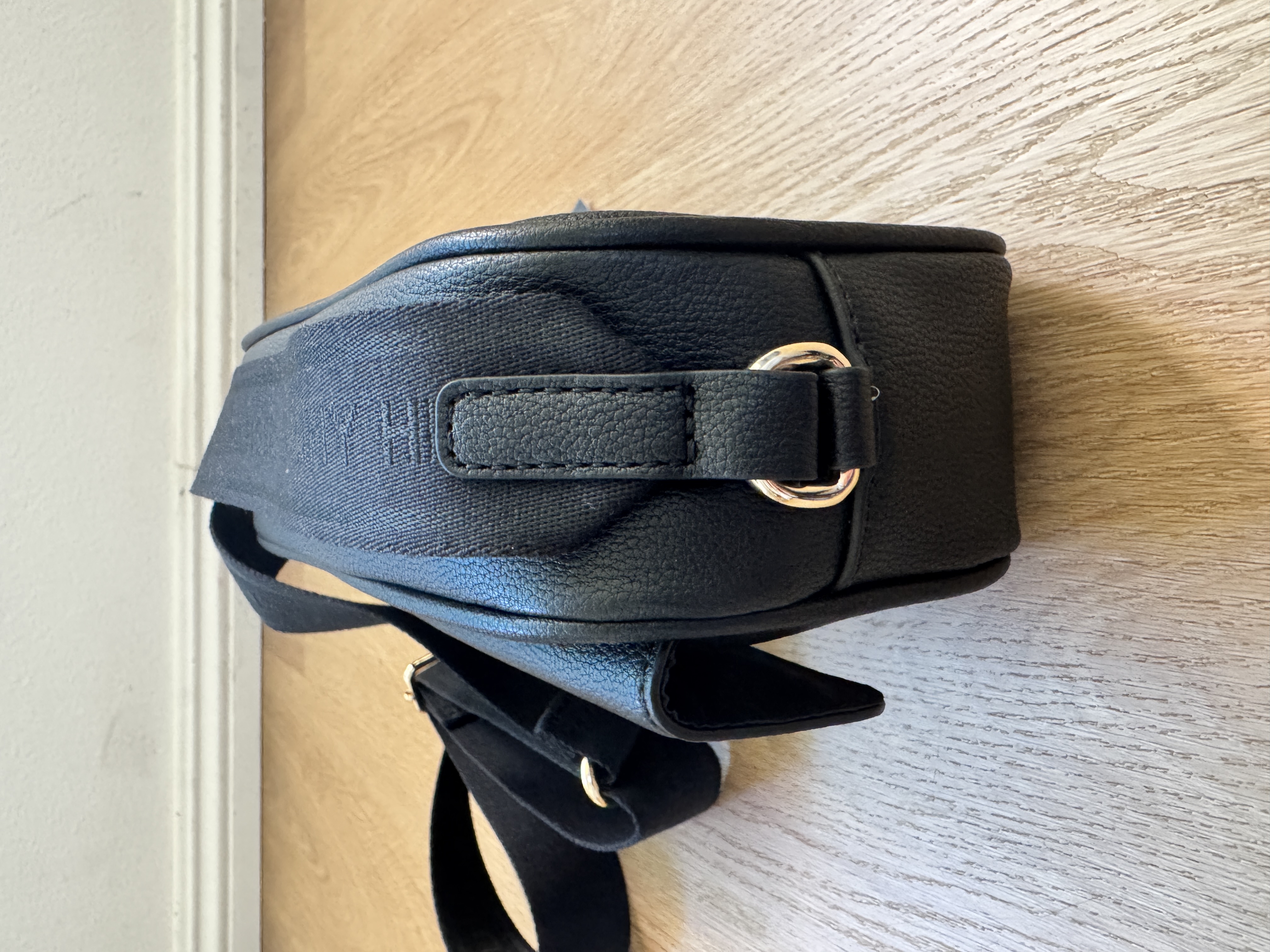 Tommy Hilfiger黑色女裝手袋 (香港現貨)