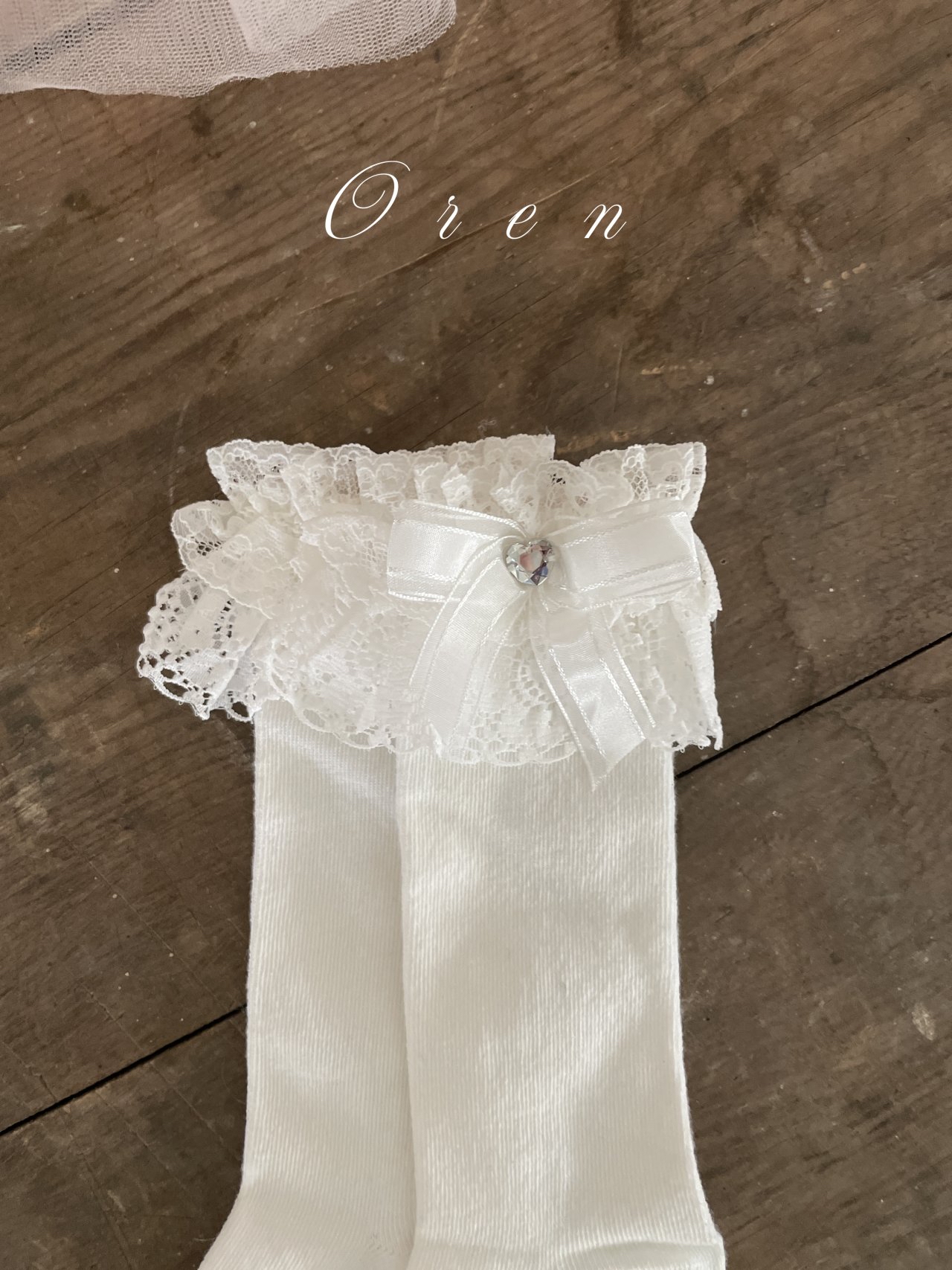 ☀️預訂 韓國直送☀️🇰🇷Oren 寶石絲帶蕾絲花邊長襪