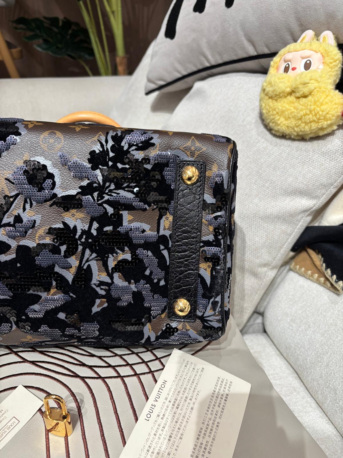 Lv speedy 30 Fleur De Jais Sequin 限量款 100%Authentic,98%new  ✅鎖，鎖匙✅塵袋