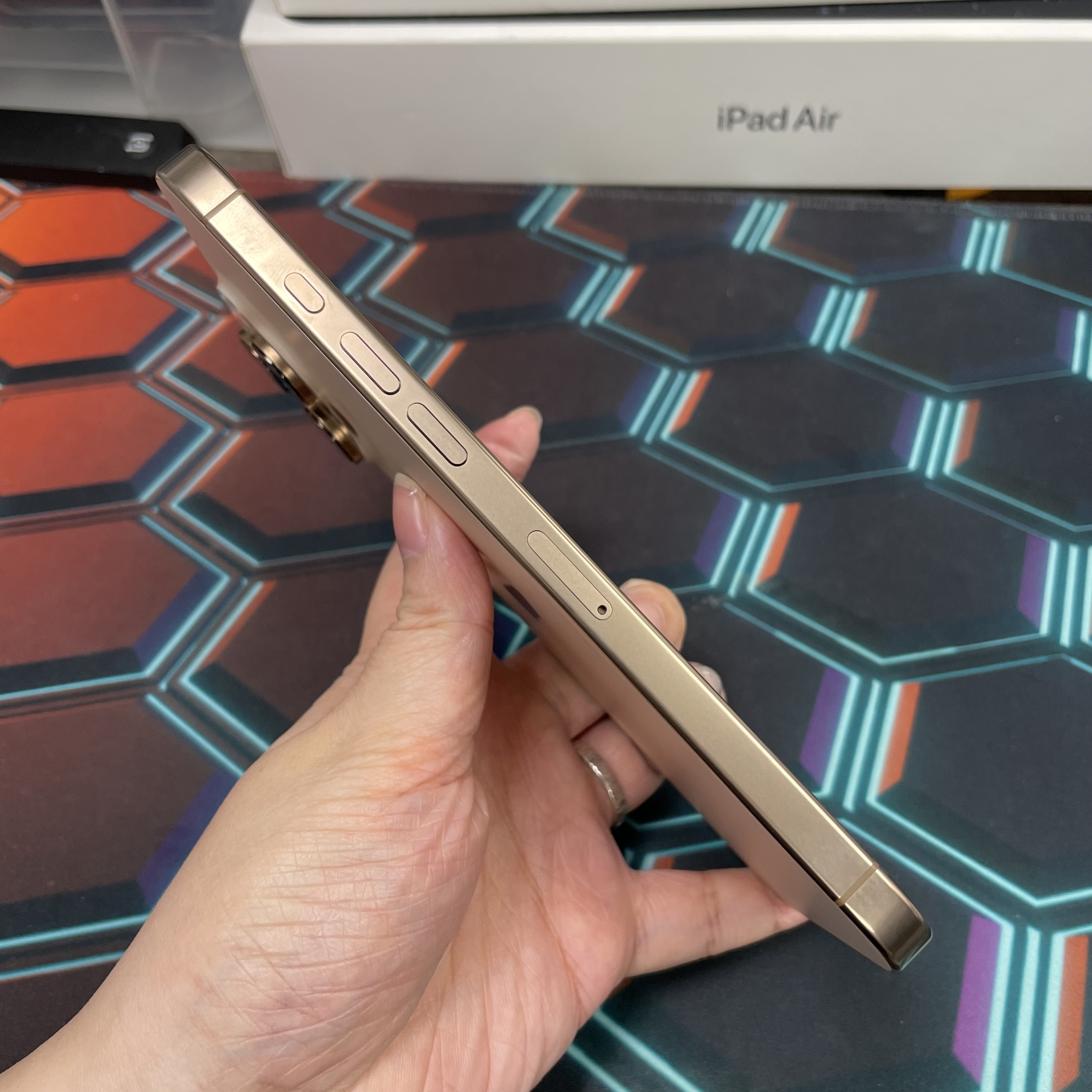 *8086 16 Pro max 完美機 1TB 沙色 gold