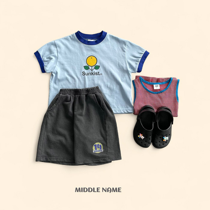 🇰🇷middle name tee