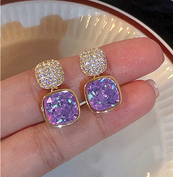 Gilded Glimmer Drops