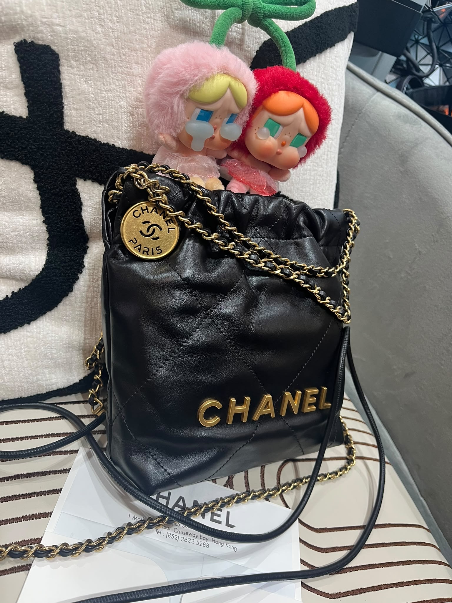 Chanel 22 Mini 黑金 Calfskin  100%Authentic, 98%New  ✅收據✅晶片✅Dust bag✅Box 