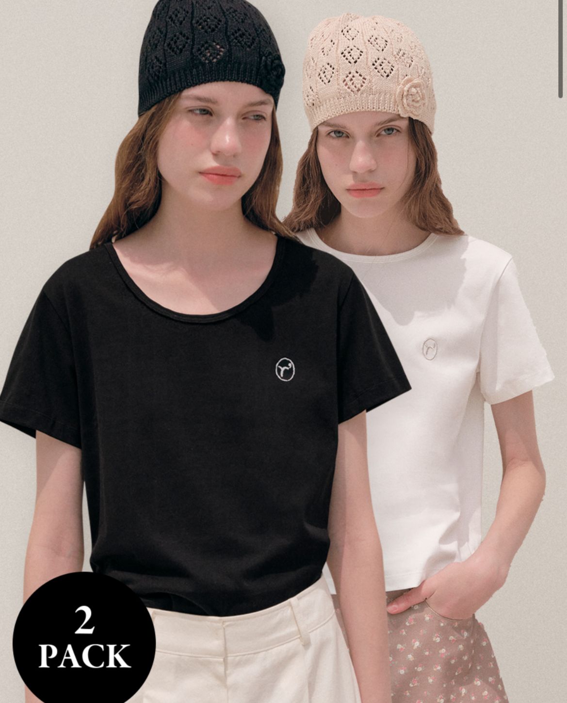 🎀Rolarola 🎀 [2PACK] U-neck + round-neck silket T-shirt set 獨家折扣優惠(1set2件) size: s/m Set A: 白U-neck + beige round-neck Set B: 白U-neck + 黑 round-neck Set C: 黑U-neck + 白 round-neck 28/3截單