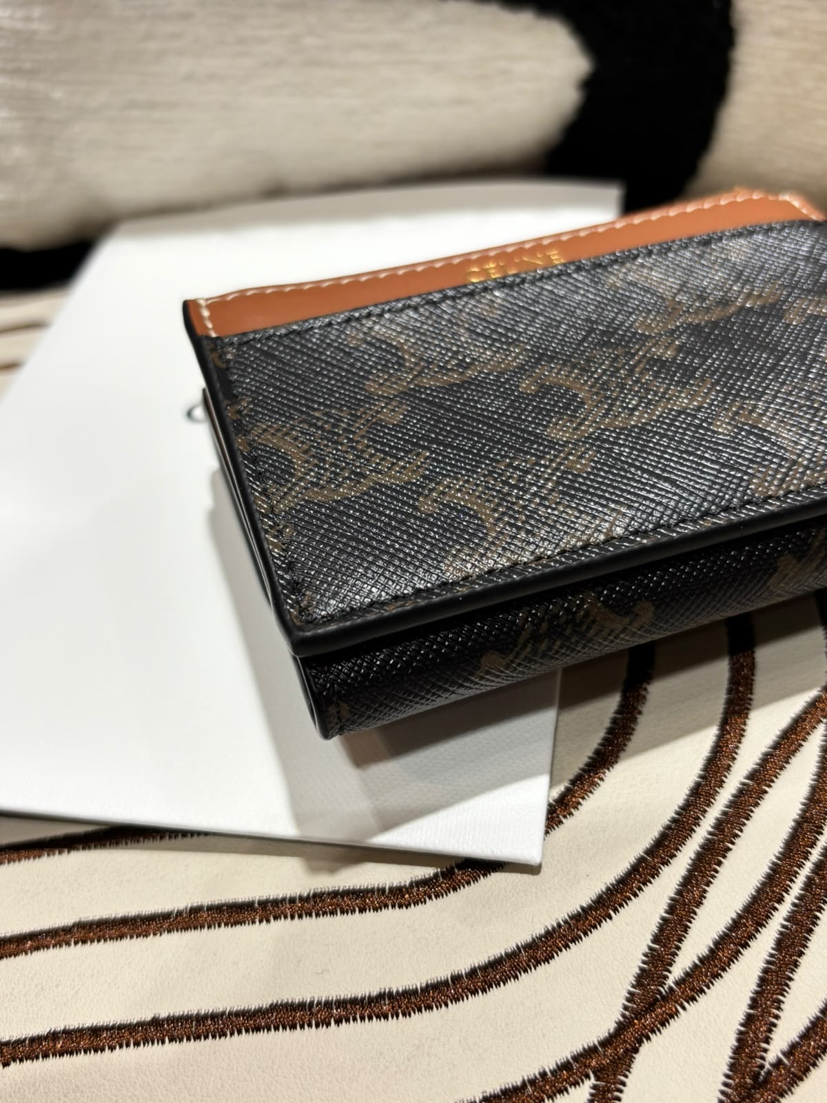 全新 Celine compact wallet TRIOMPHE 摺疊銀包連散子包 100%Authentic,全新貨品 ✅26專門店收據✅dust bag ✅box