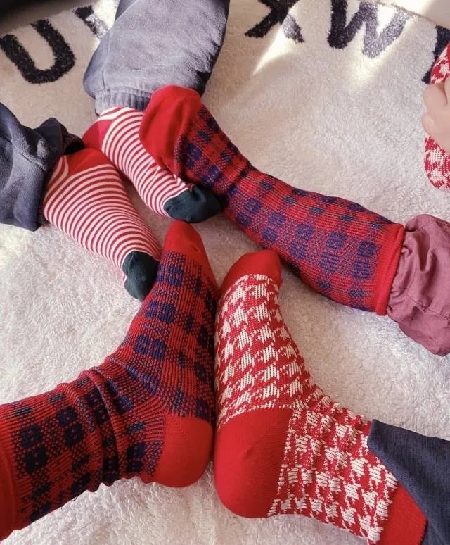 Vivienne Westwood 新年必備紅色襪隨機 1套3對