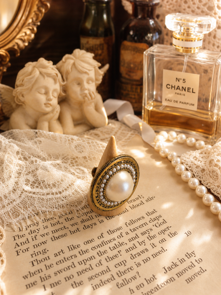 珍奇閣的微型詩篇 ∙ 西洋古董寶石與浮雕造型戒指系列 The Curio Cabinet’s Miniature Psalms ∙ Vintage Gemstone & Motif Statement Ring Collection