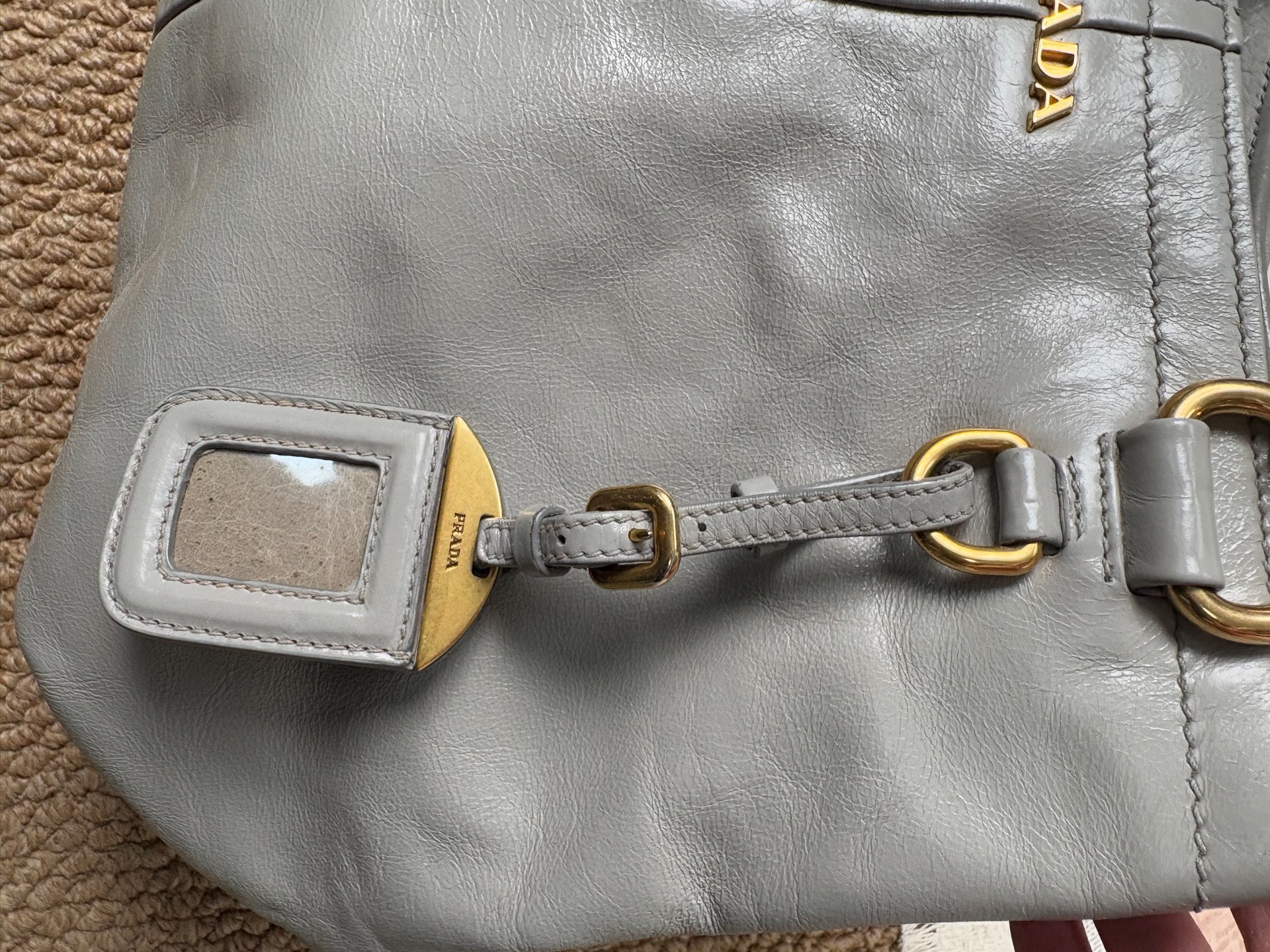 【預訂貨品】Prada霧霾灰油蠟皮機車腋下包