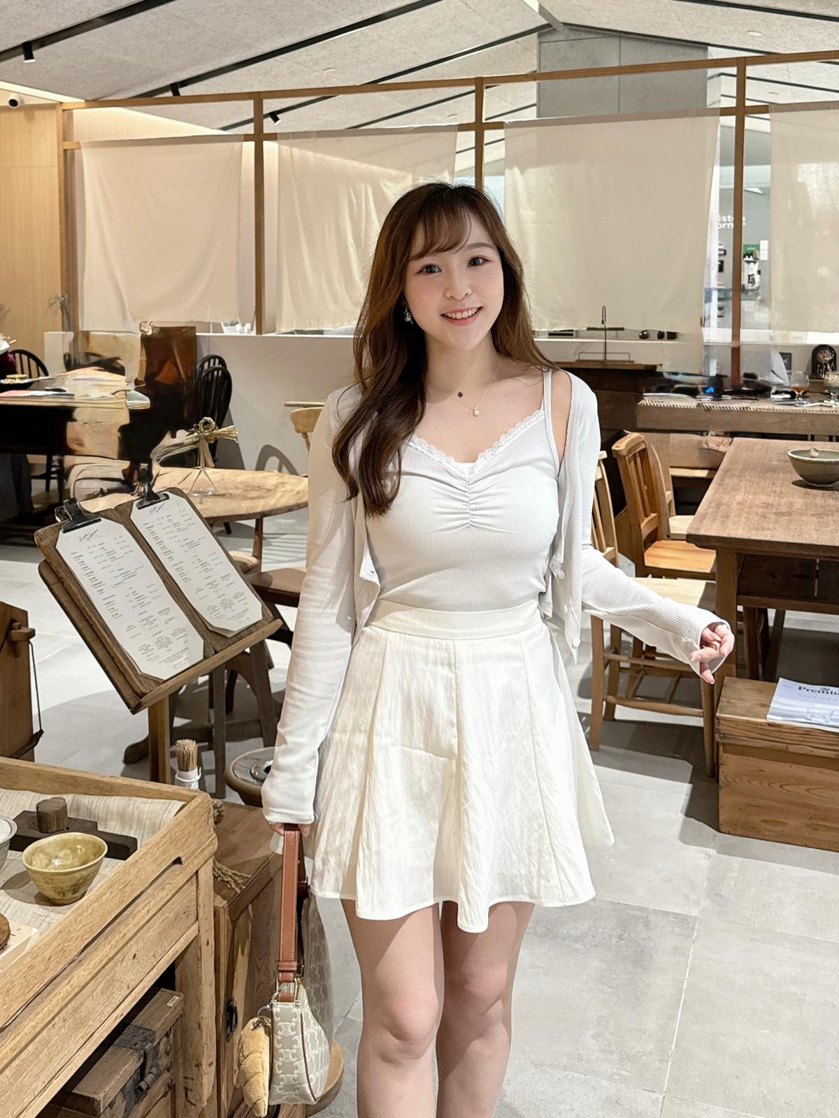 【機心款式】花邊v領直紋修身假兩件上衣