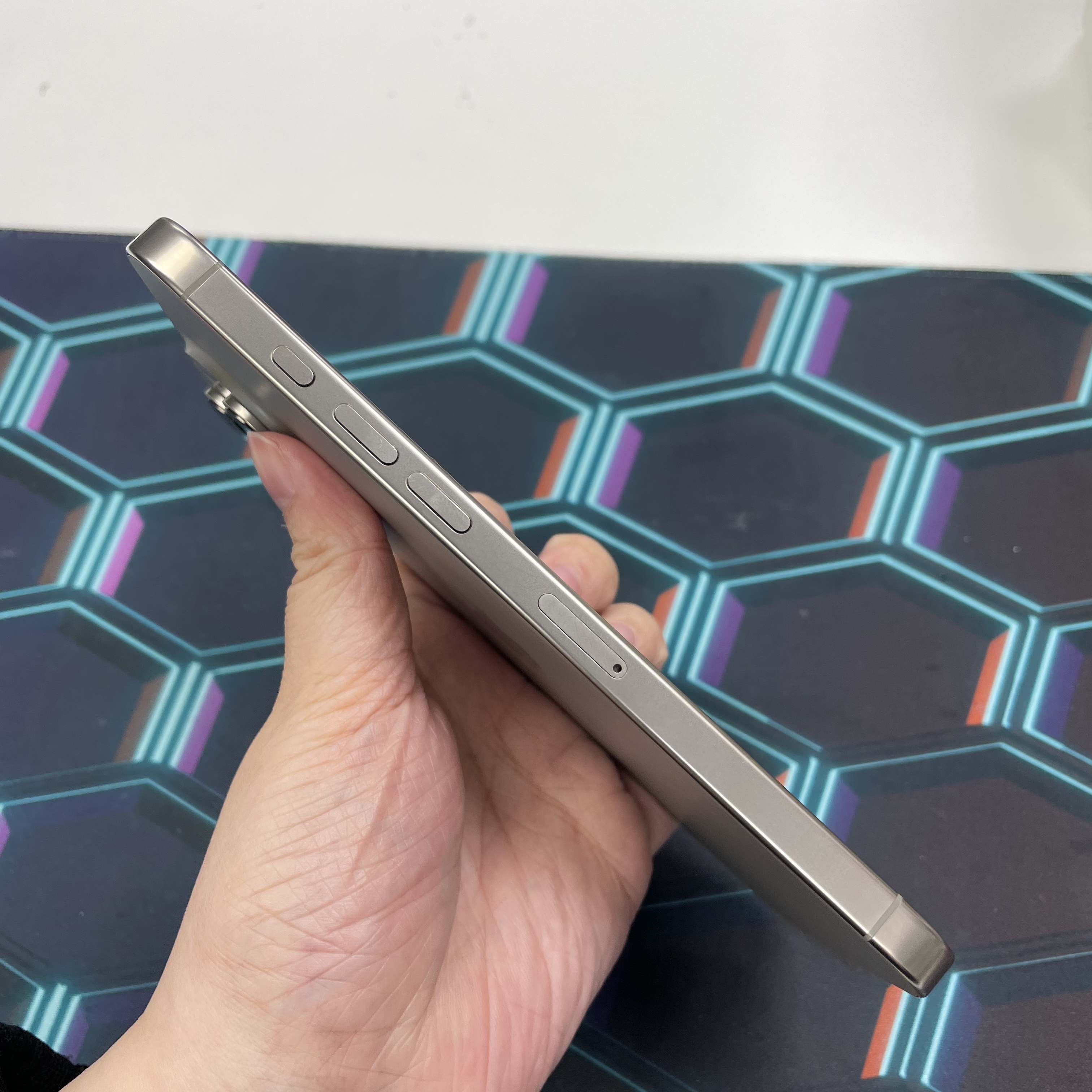 *6442 16 pro max 完美機 256GB 電89 原色 gray