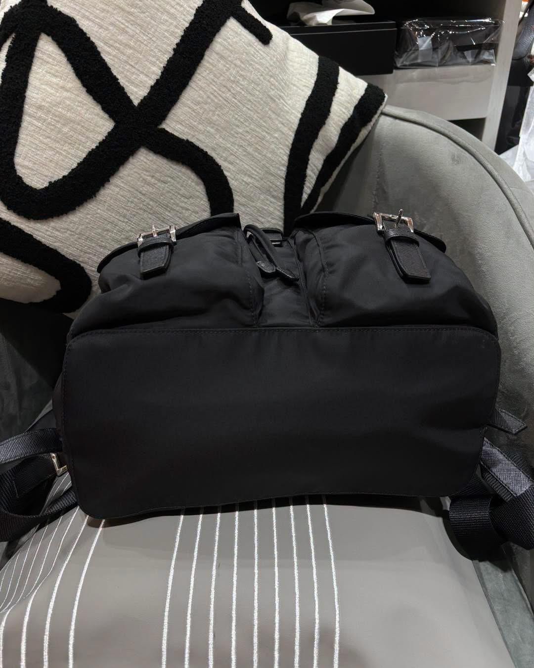 Prada re-nylon backpack  100%Authentic, 98%new  ✅pouch ✅nfc ✅dust bag  
