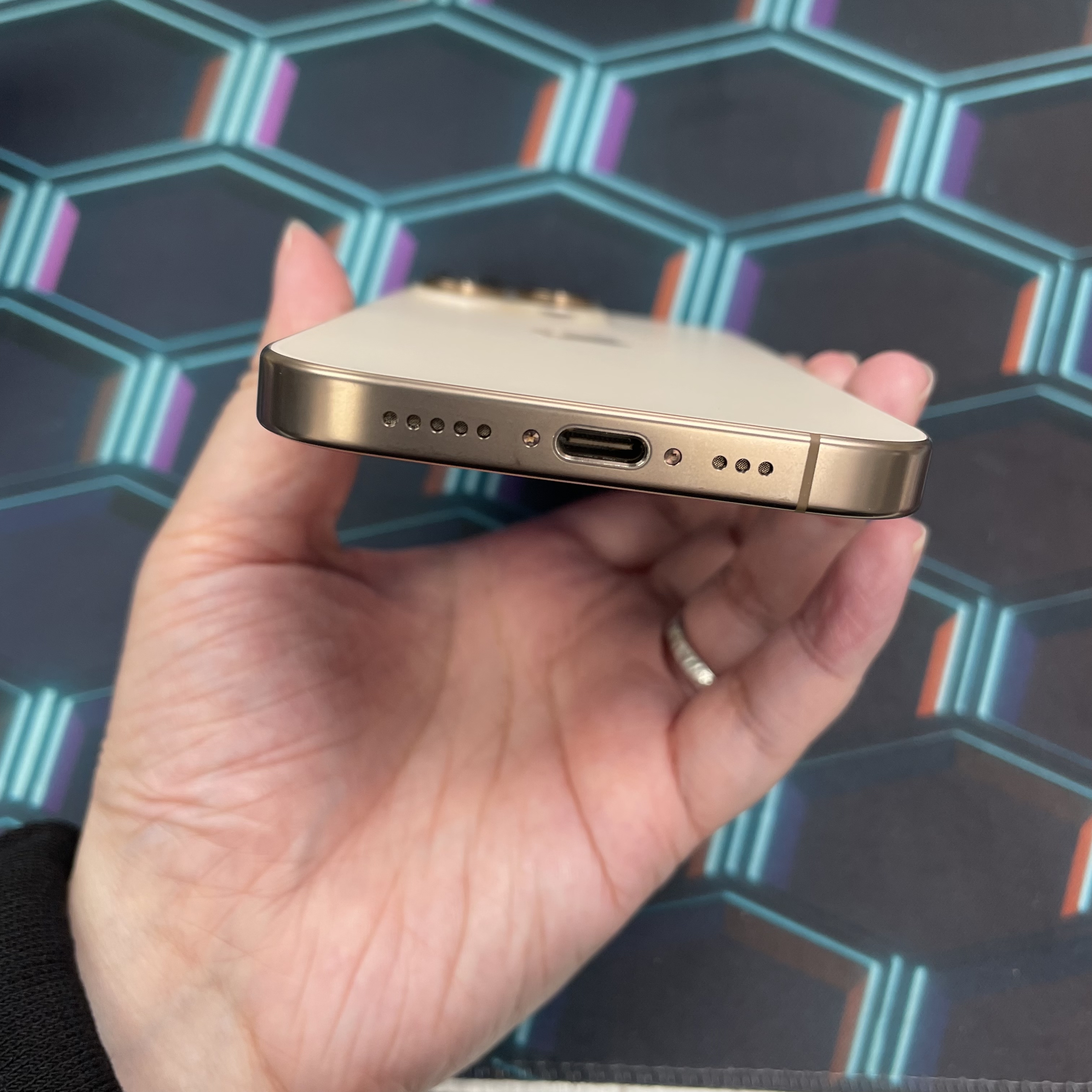 *6340 16 pro 完美機 256GB 電90 沙色 gold