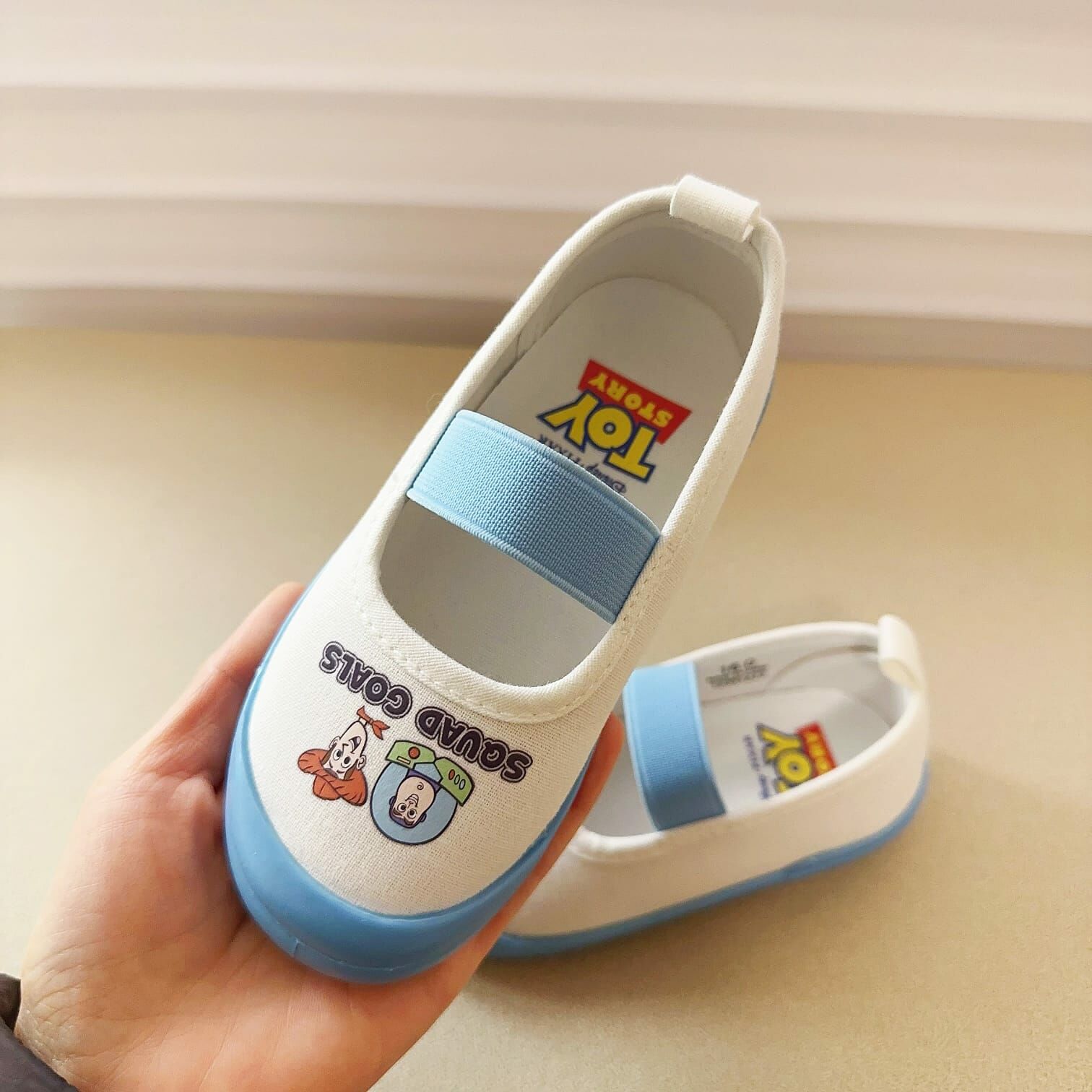 出口日本迪士尼小白鞋 -1對 現貨