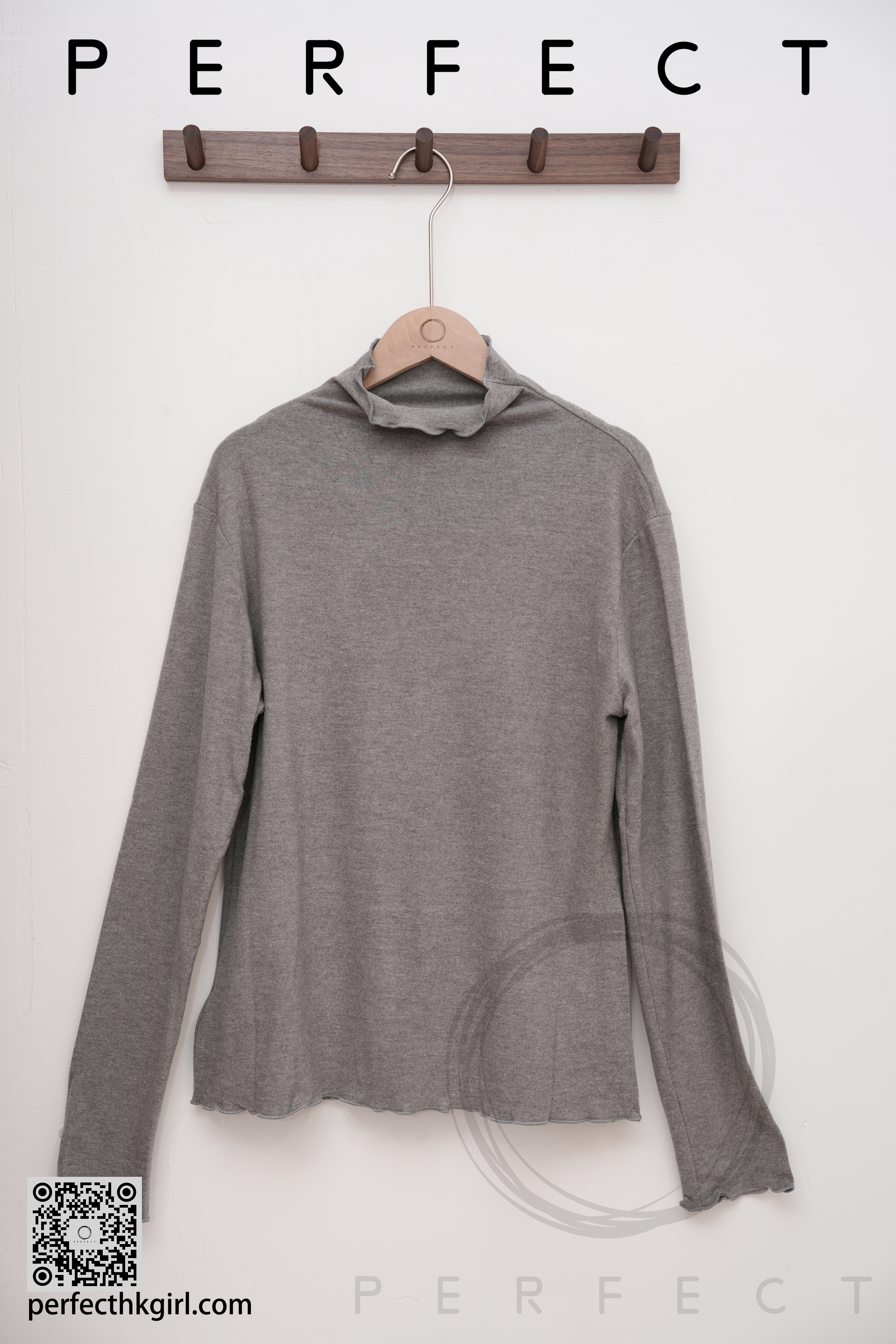 T0034_超滑身舒服花邊平領打底衫（卡其色）