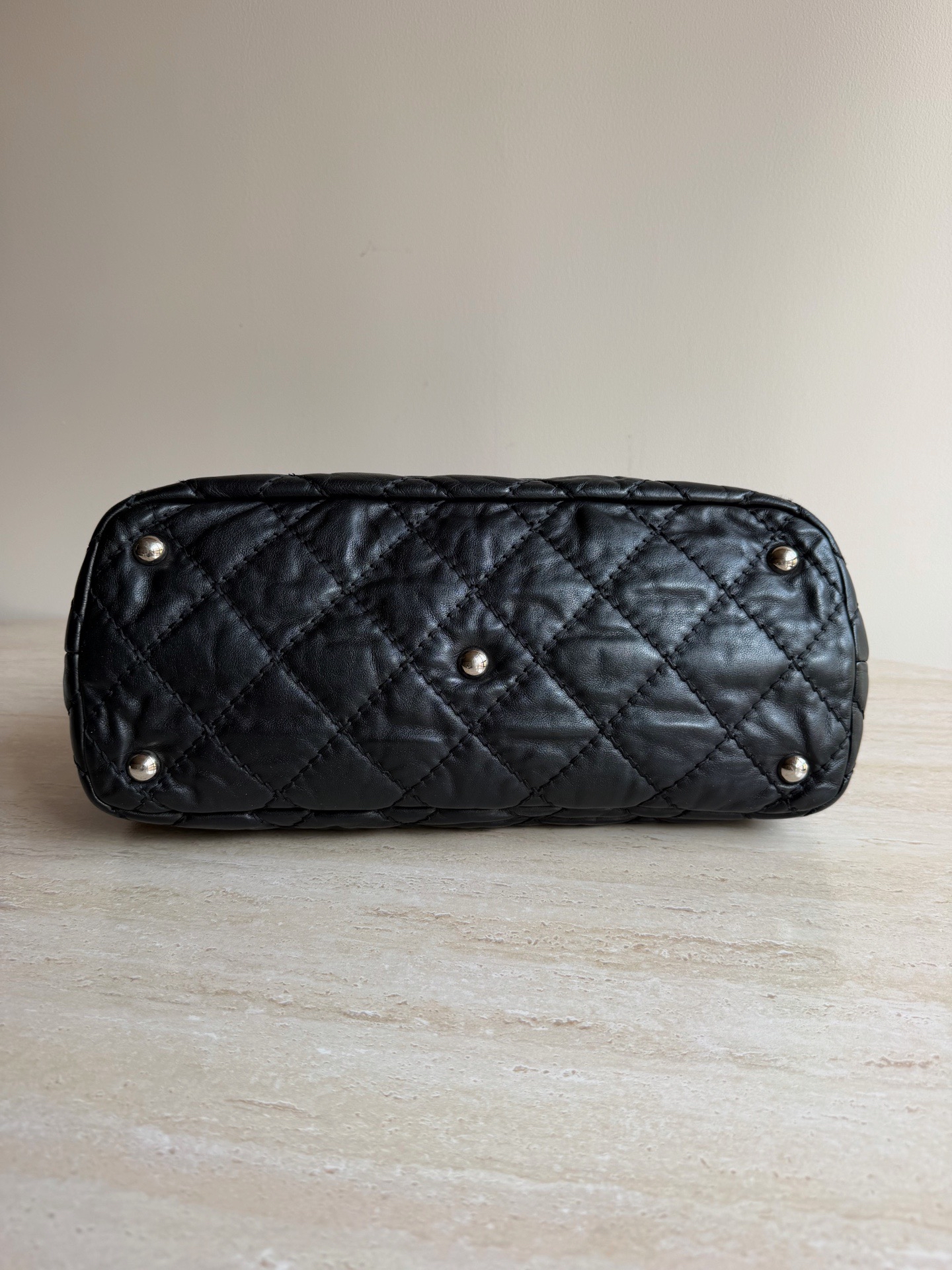 【預訂貨品】Chanel黑色牛皮泡芙tote bag