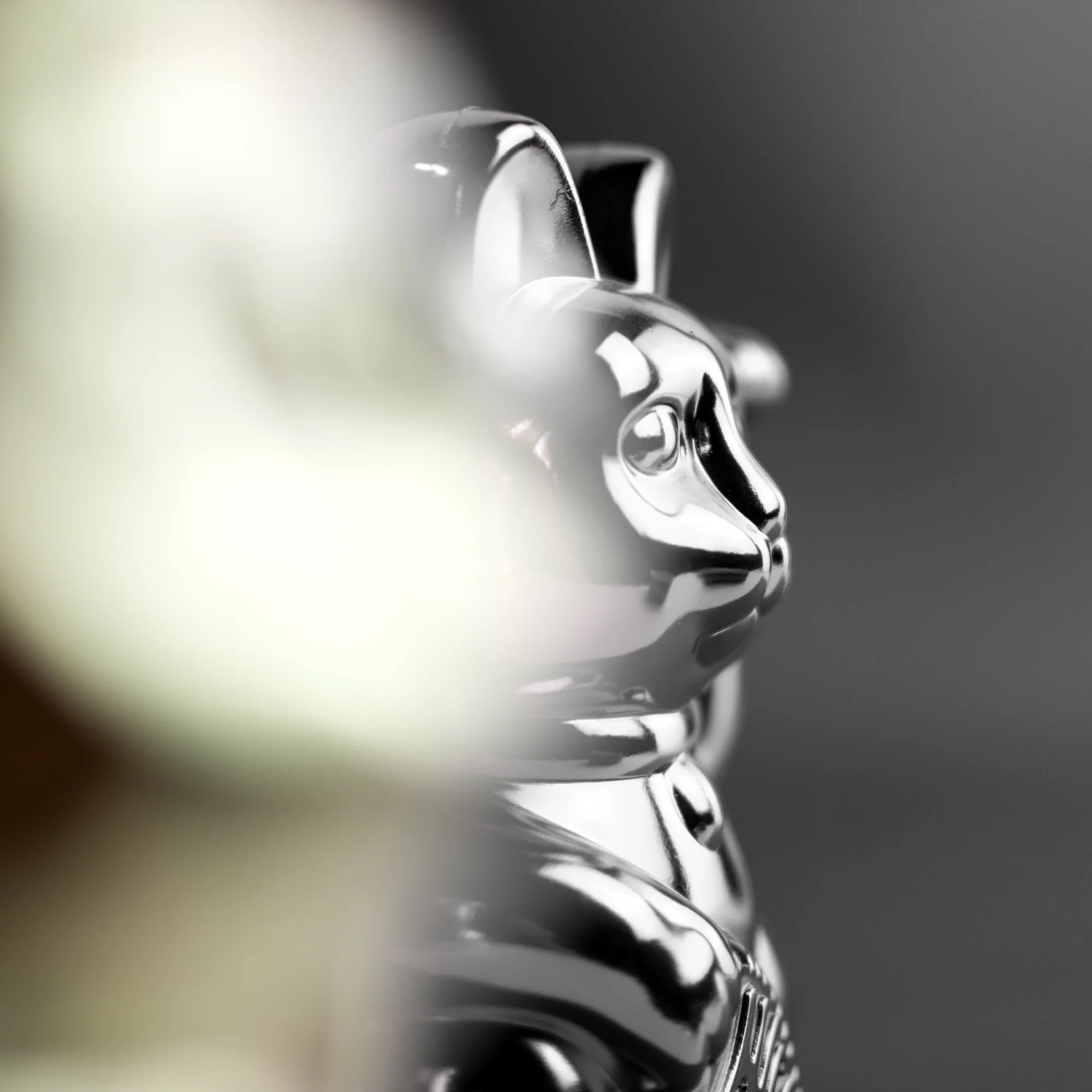 📦訂購 Donkey Products SHINY SILVER "NOVA" Lucky Cat 招財貓