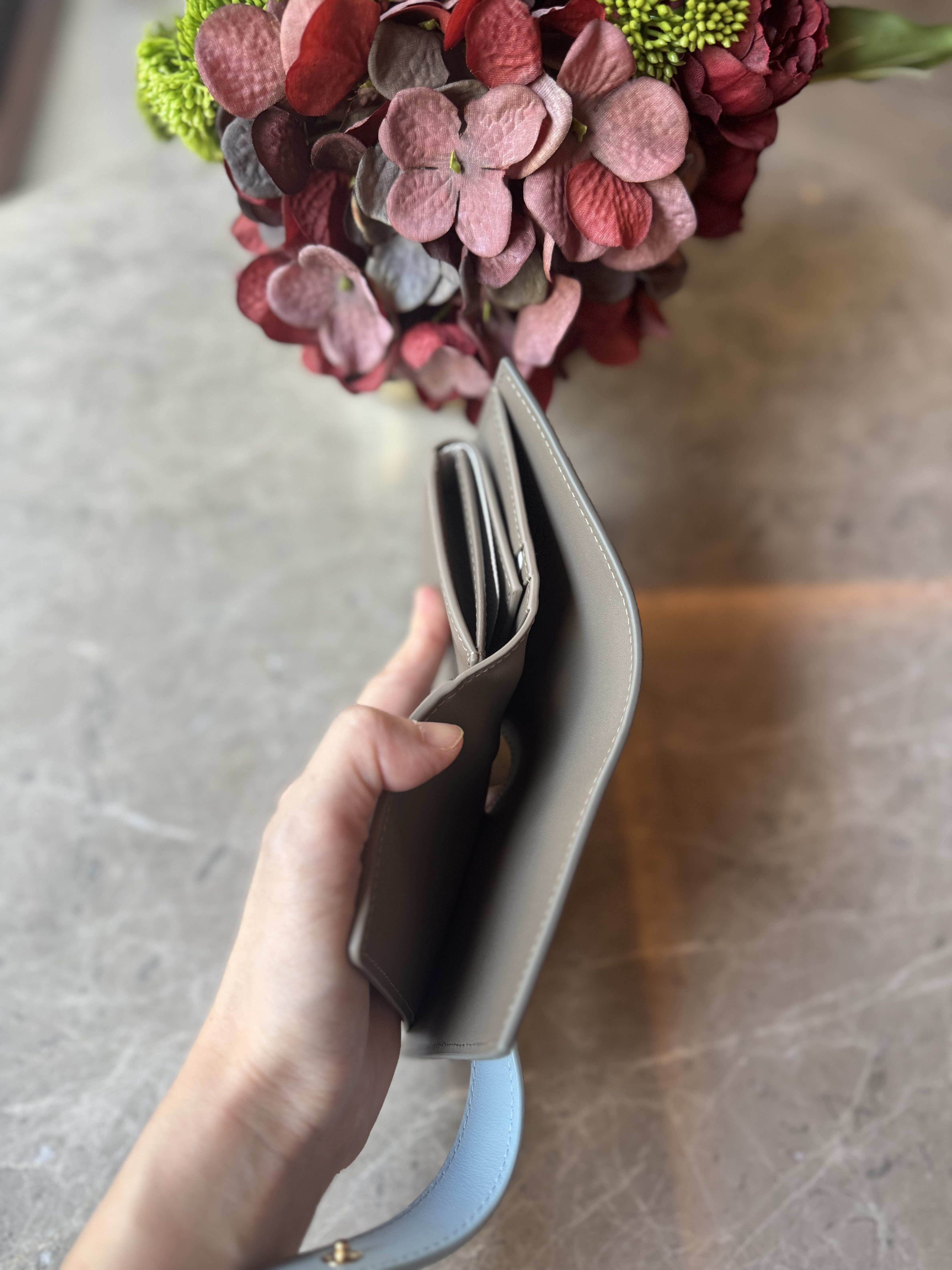 未使用品 Celine Small Strap Wallet -Grey