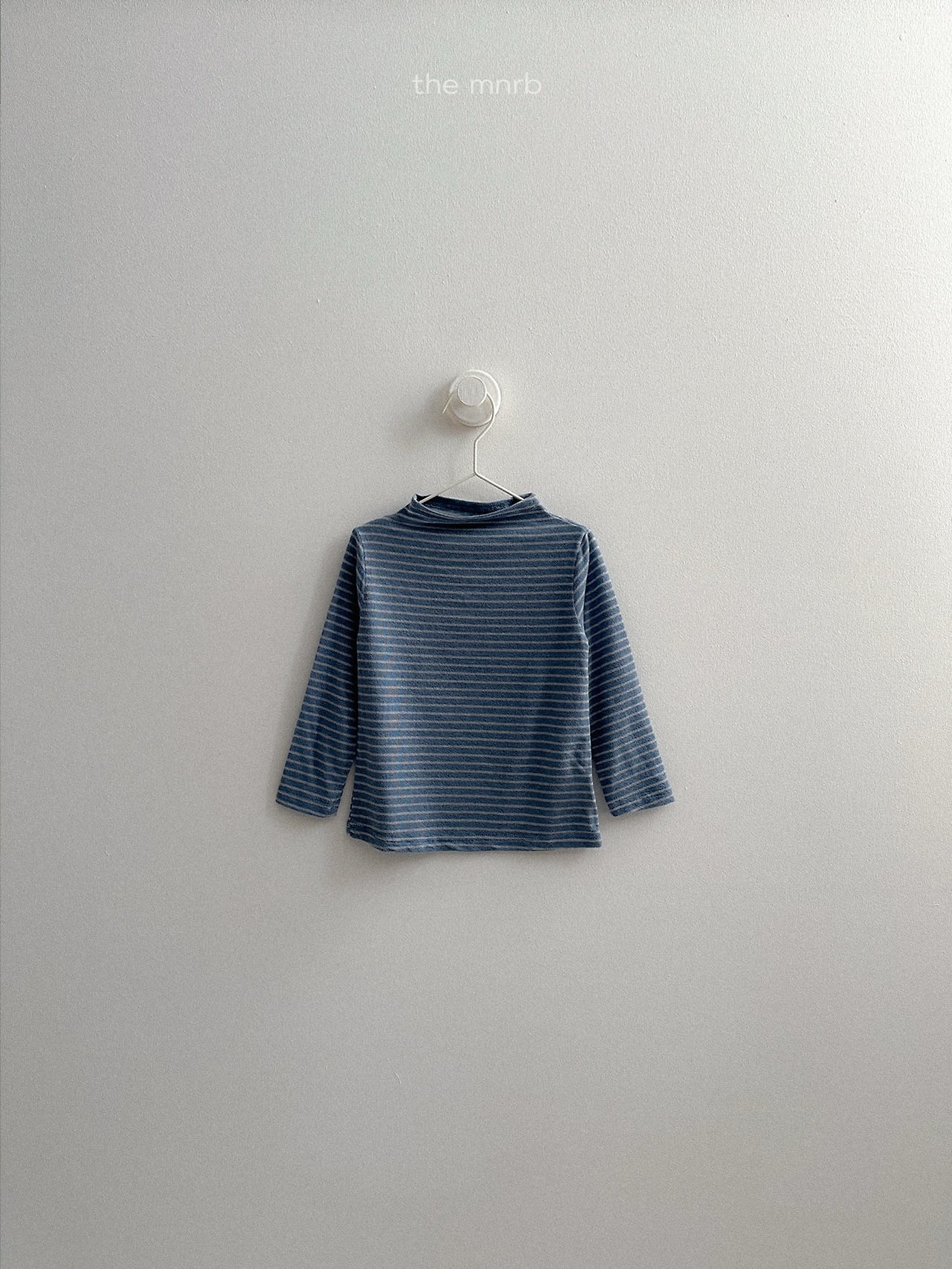 Mnirobe | Merry mock neck tee