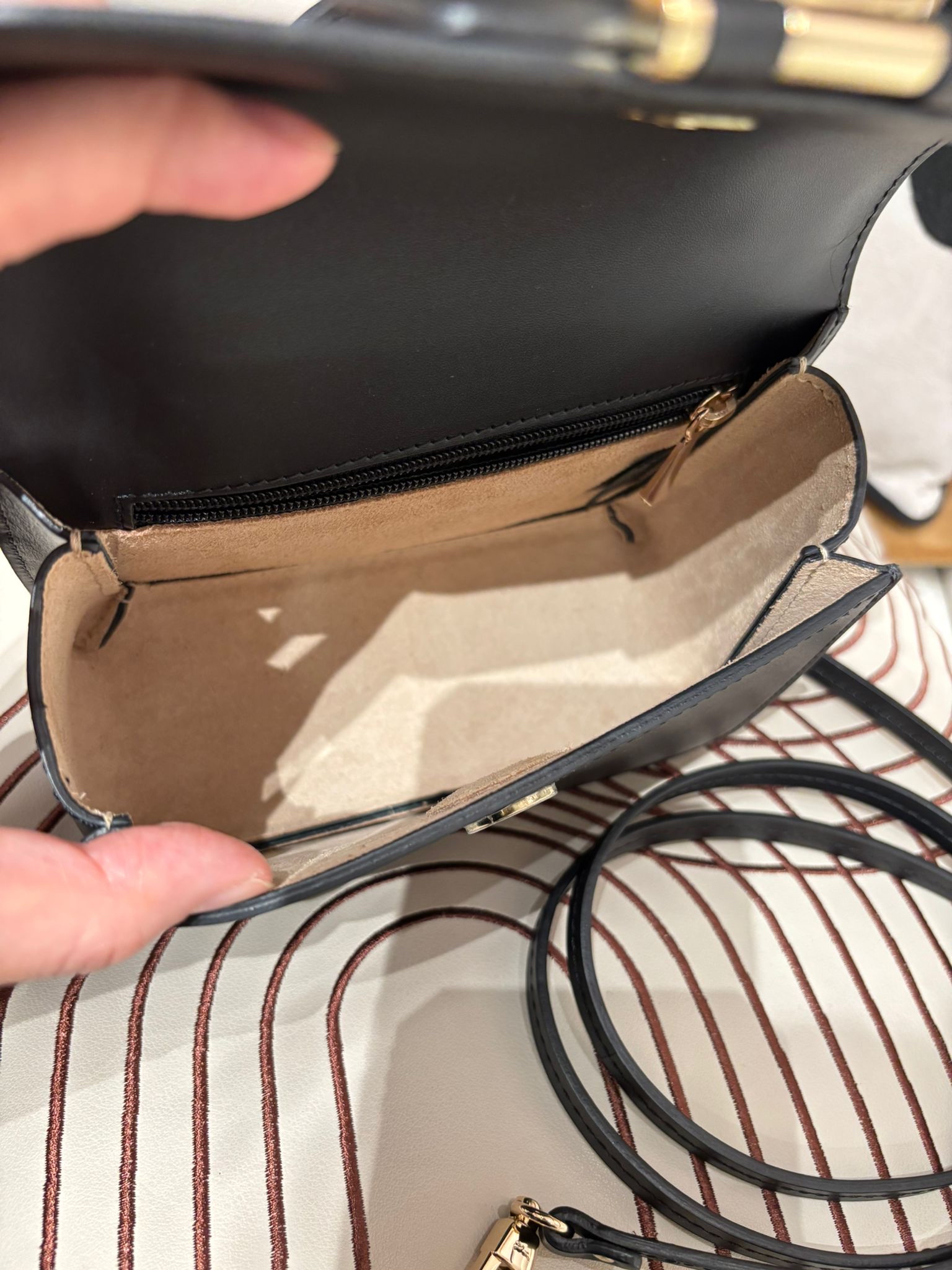 Longchamp 2 Way bag Calfskin 100%Authentic, 98%New ✅Dust bag