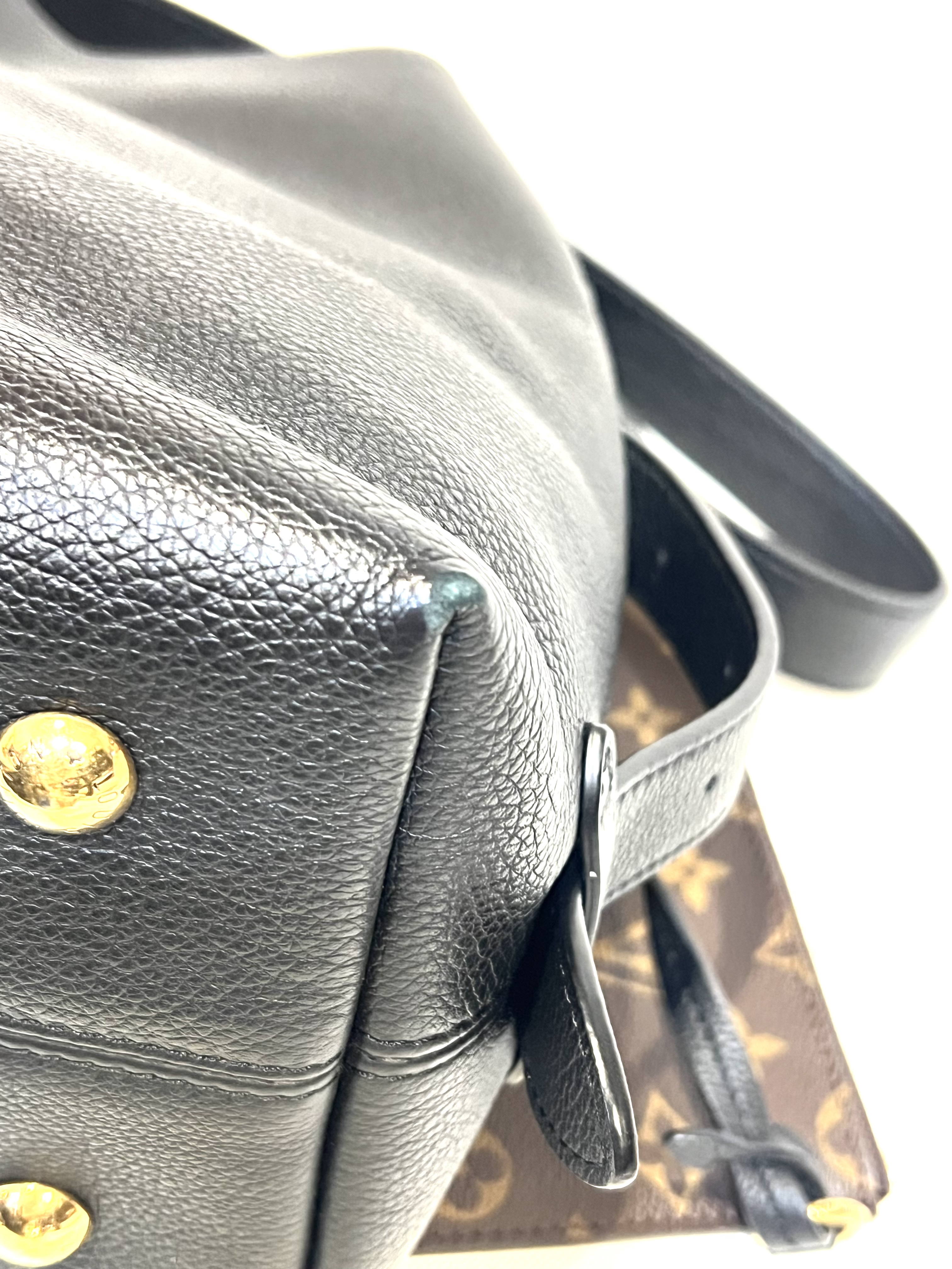 Pre-Owned Louis Vuitton Low Key Hobo MM / Product Code: 26041119