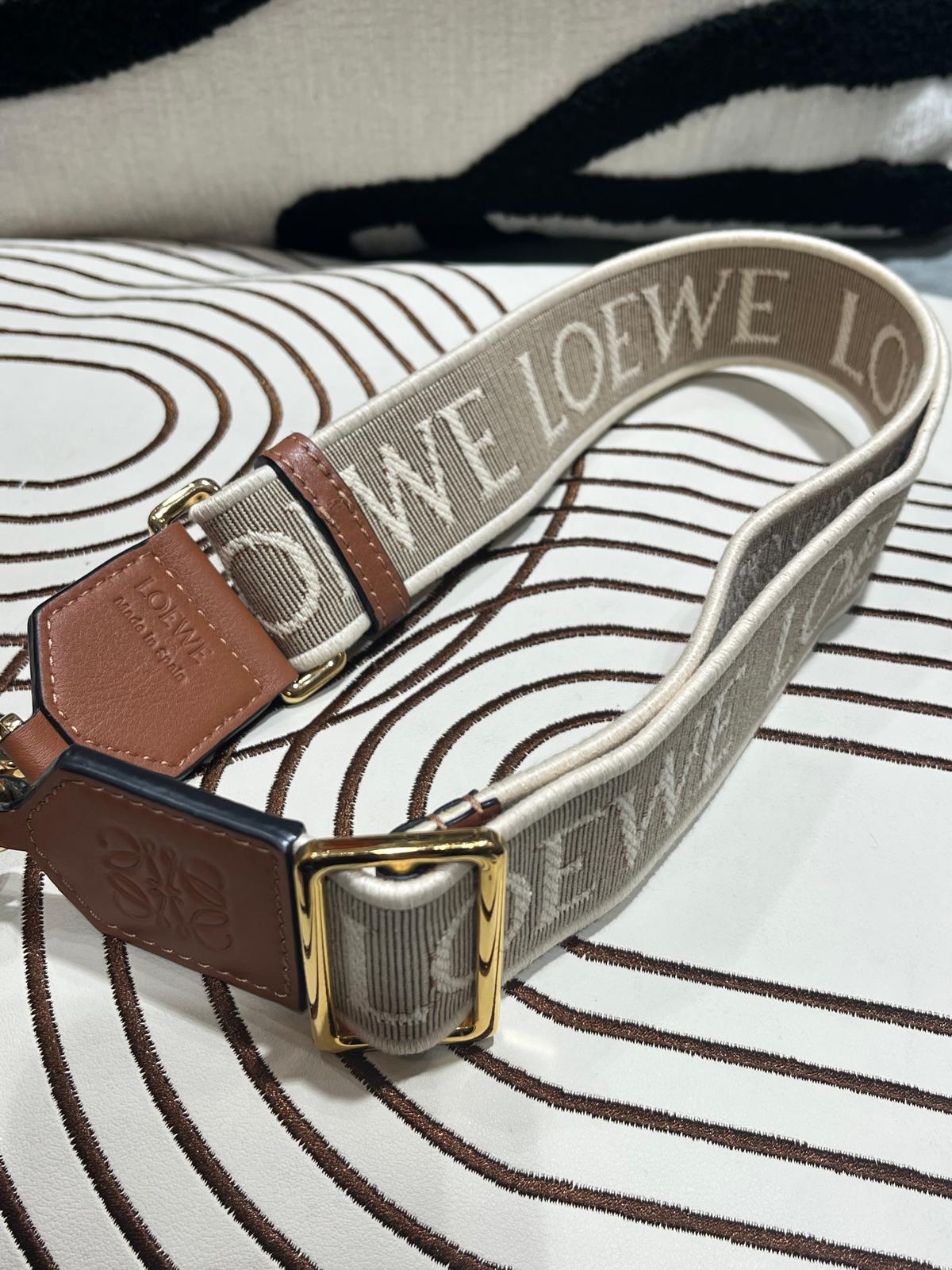 loewe strap anagram Tan 100%Authentic, 98%new ✅dust bag