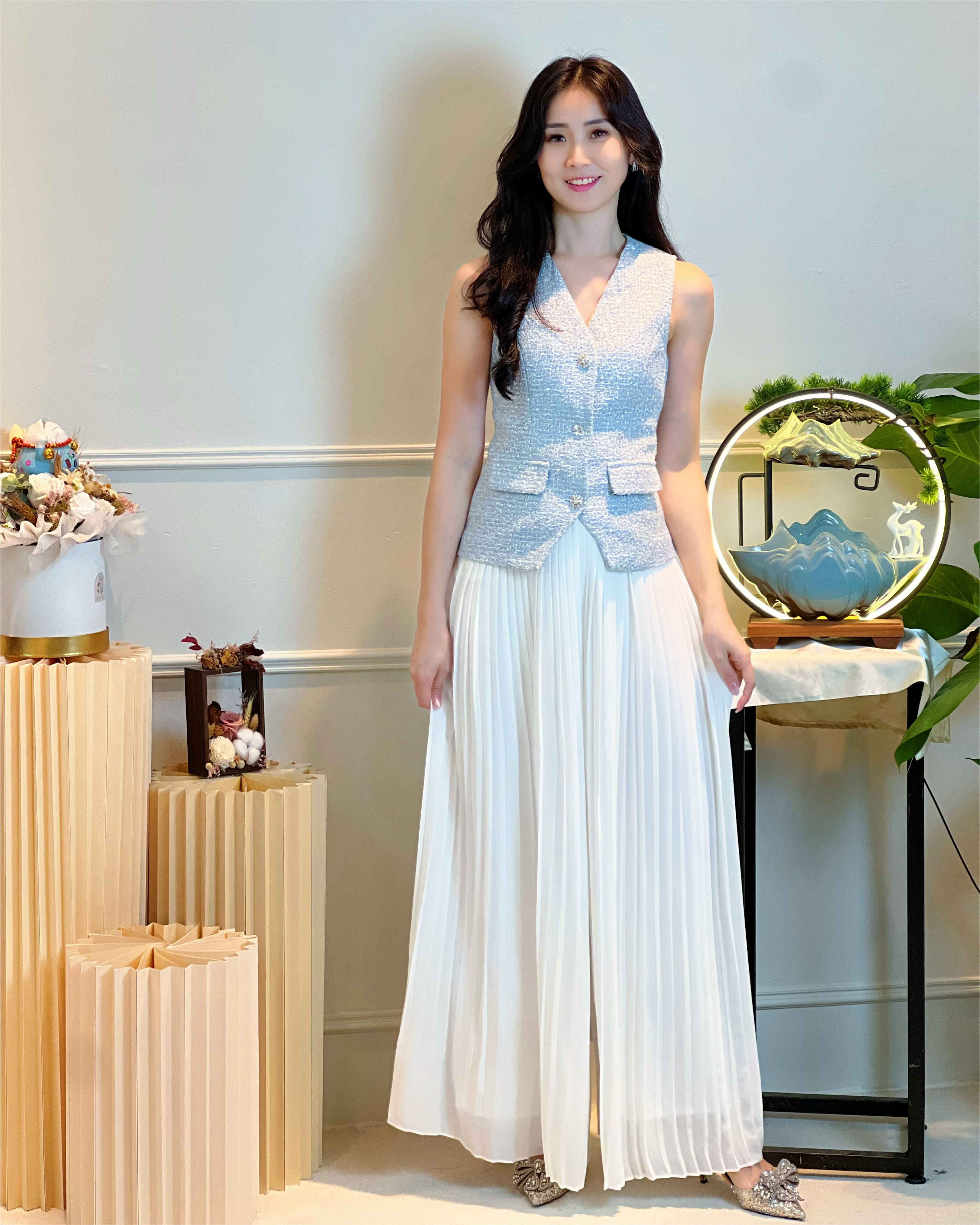 5094 Parisian Chic Sleeveless Top