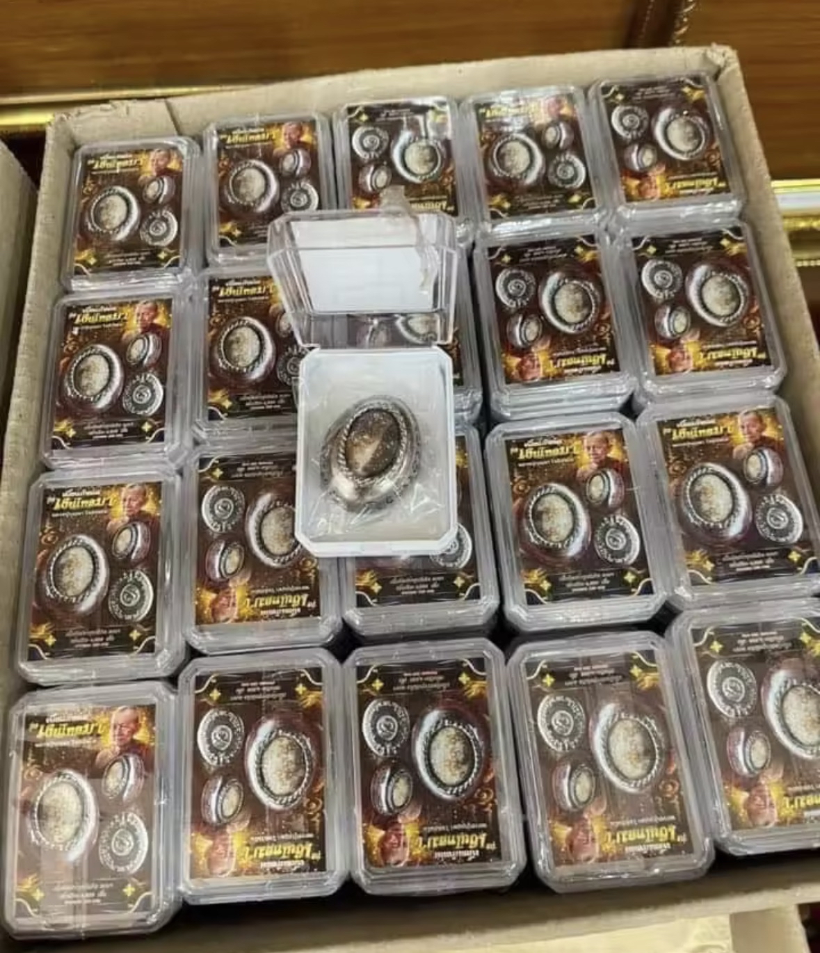 龍婆汶瑪 首版鑄造虎頭招財擋降貝，至富「財源滾滾」系列