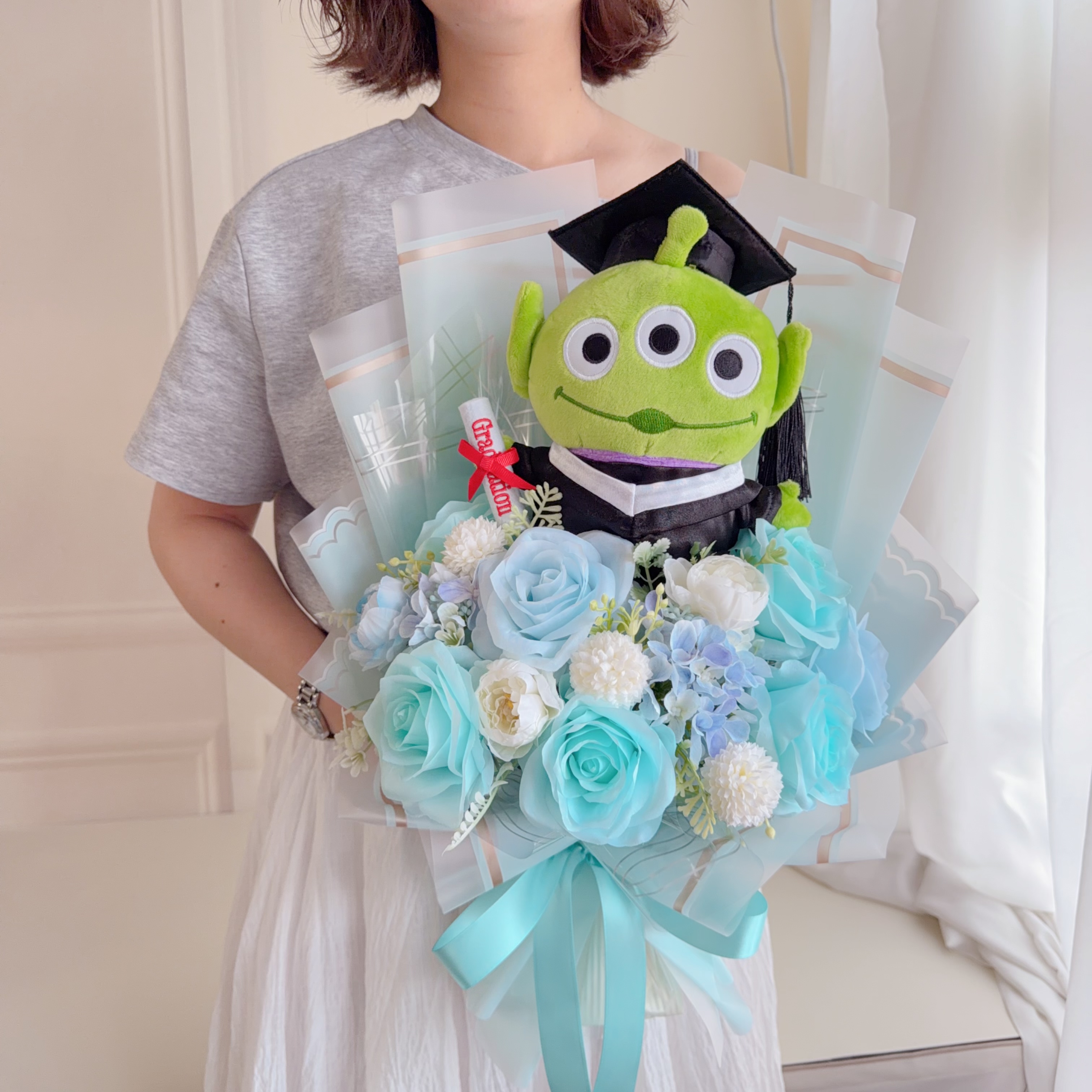 (現貨)三眼仔畢業公仔花