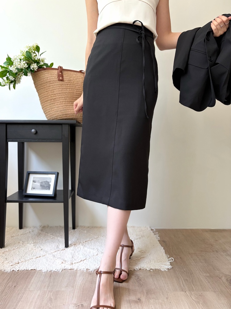 Noir Belted Skirt (Black)