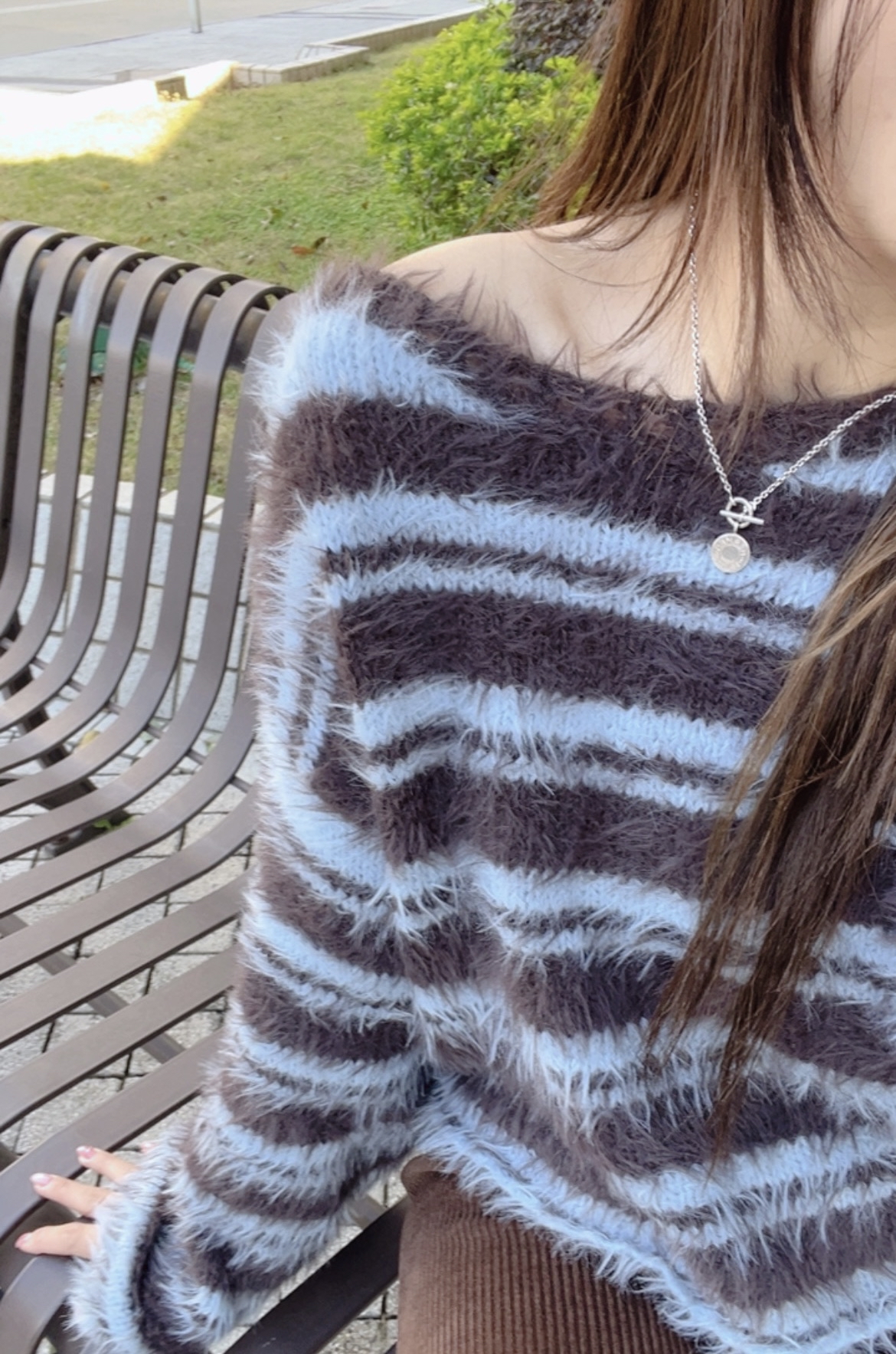 啡藍間水貂毛毛top