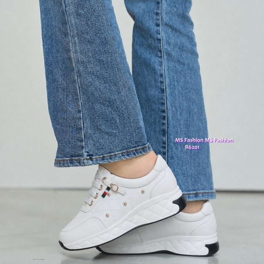 R6201 韓國🇰🇷星星飾扣sneakers
