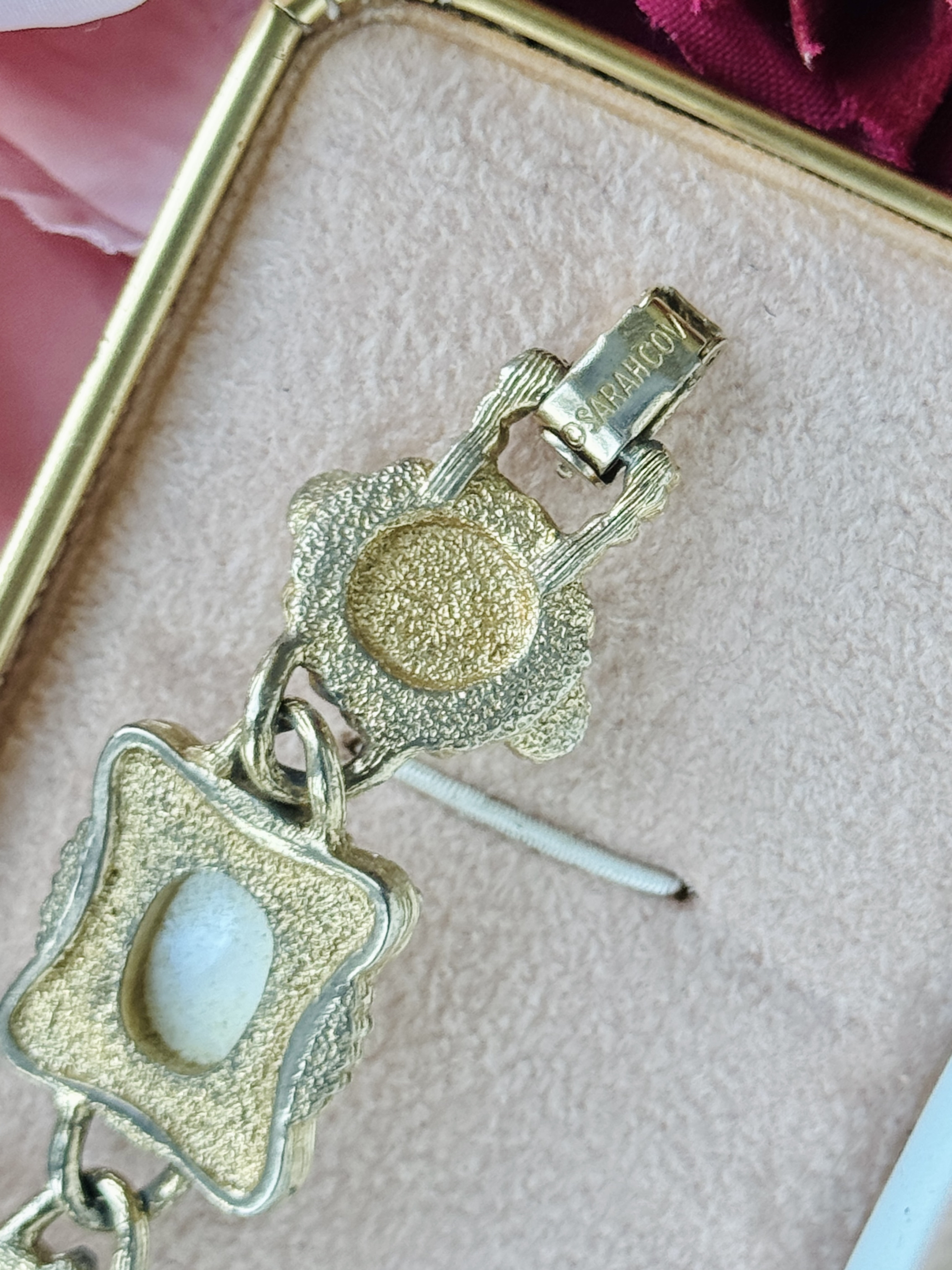Vintage Sarah Coventry Made in Canada Victorian Revival Style Bracelet (MT2643)