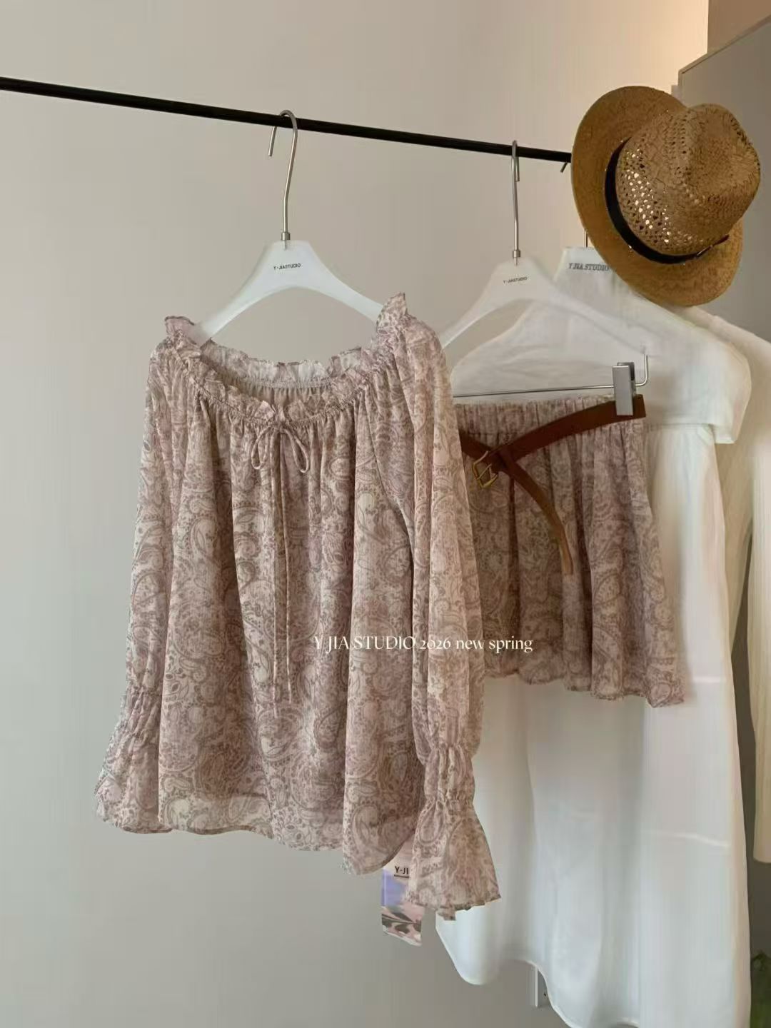 1773 Paisley Off-Shoulder Set法式度假佩斯里腰果套装
