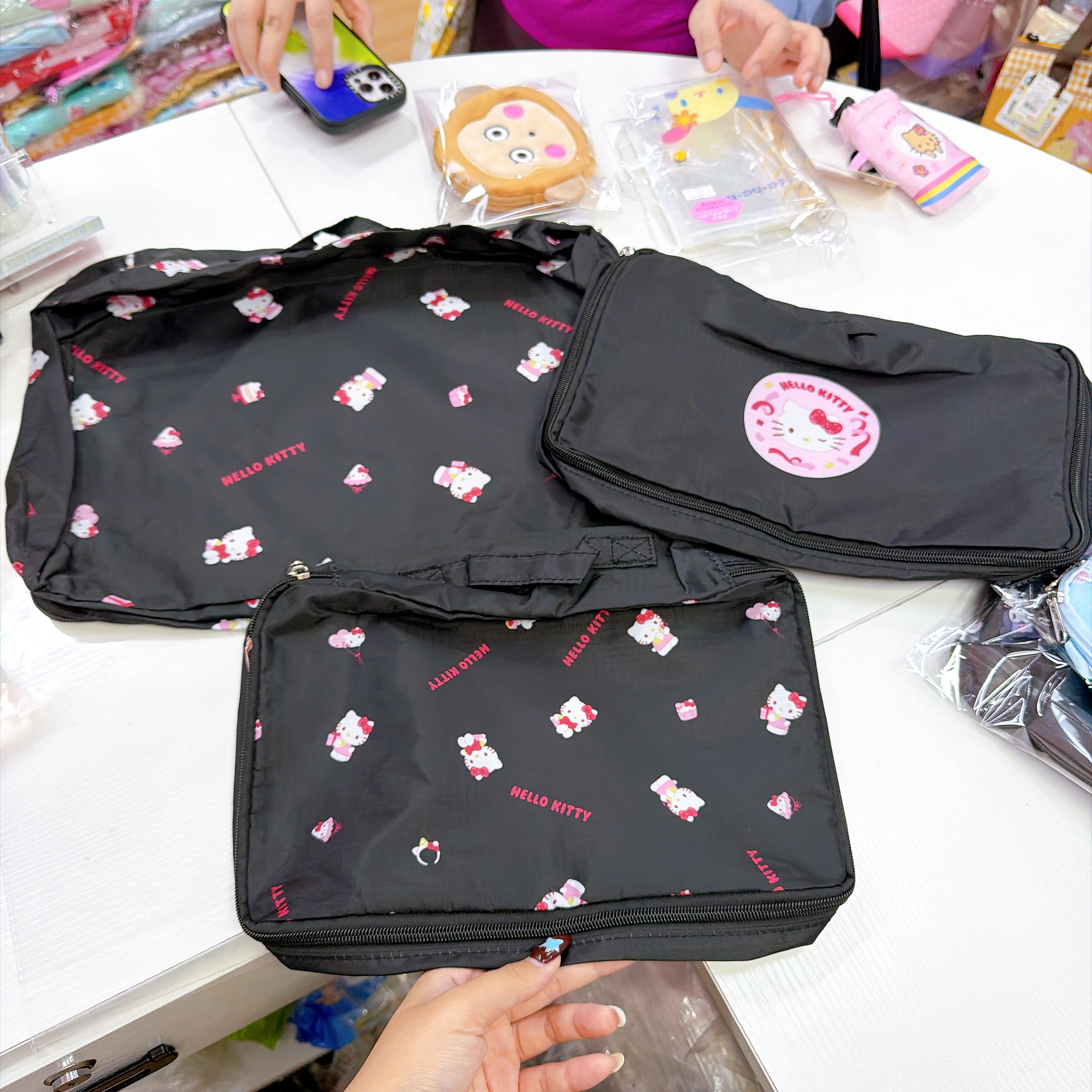 日本直送Sanrio 新款一套三個衣物收納袋旅行必備