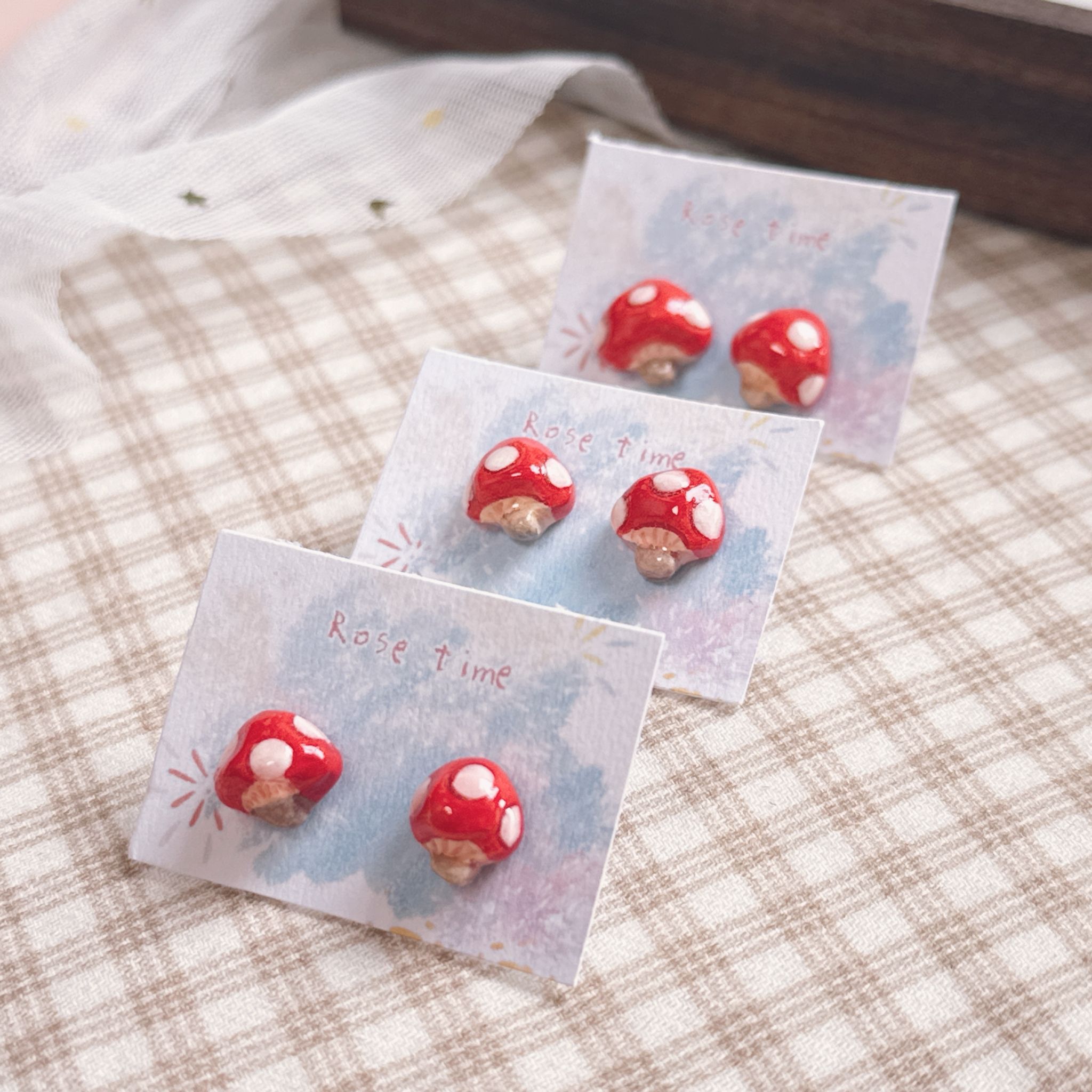 手繪 半立體紅蘑菇🍄耳釘 可改色