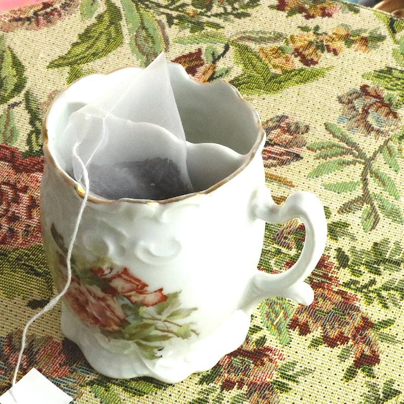 Antique Victorian Rose Pattern Moustache Mug/ Tea Mug (MT1457)