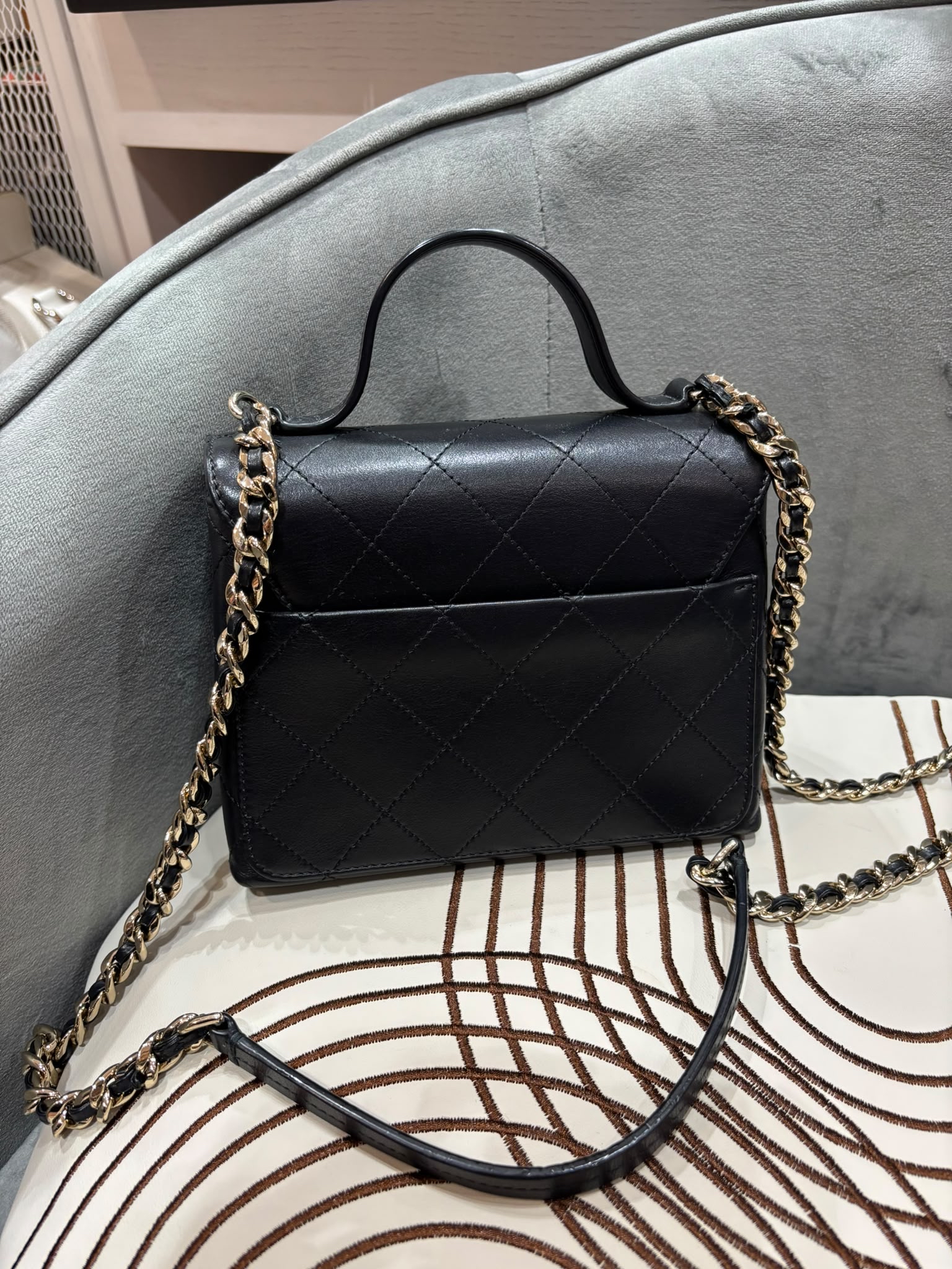 Chanel Top Handle 黑色金扣Crossbody Bag 100%Authentic, 95%New ✅收據✅Card✅Dust bag✅Box