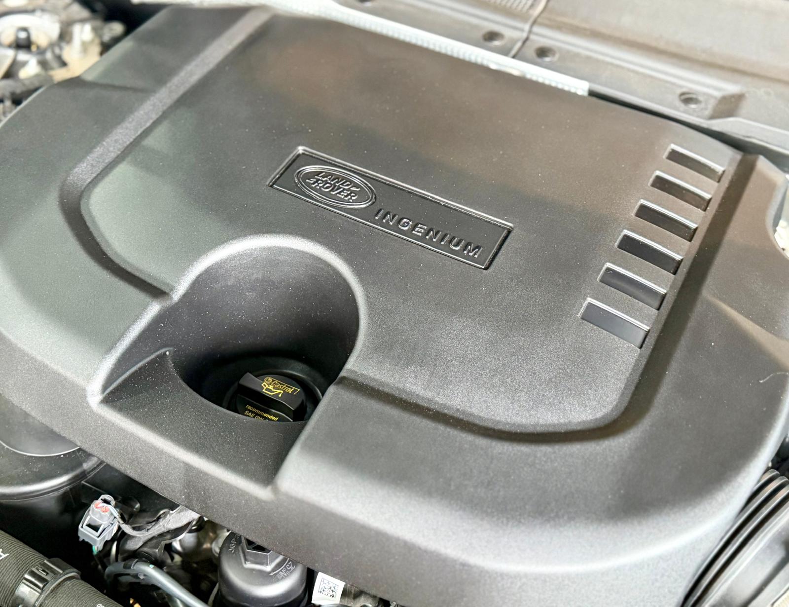 Land Rover Defender 90 D250 2023