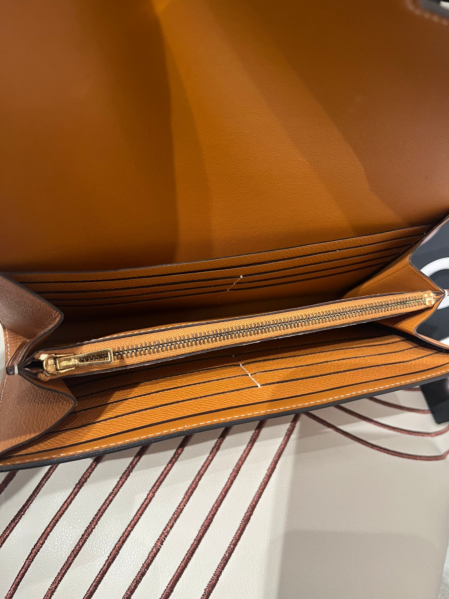 Hermes Constance Wallet Stamp X Gold 金金100%Authentic, 98%New ✅Box