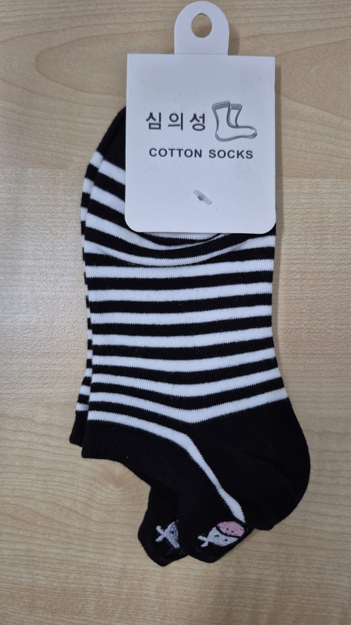 63688 Haorui B0032 boat socks: TY black thin stripes 