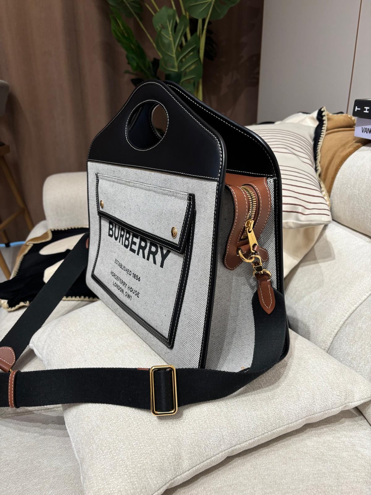 BURBERRY POCKET bag large 2WAY BAG ,100%Authentic ,98%new  ✅strap✅dust bag